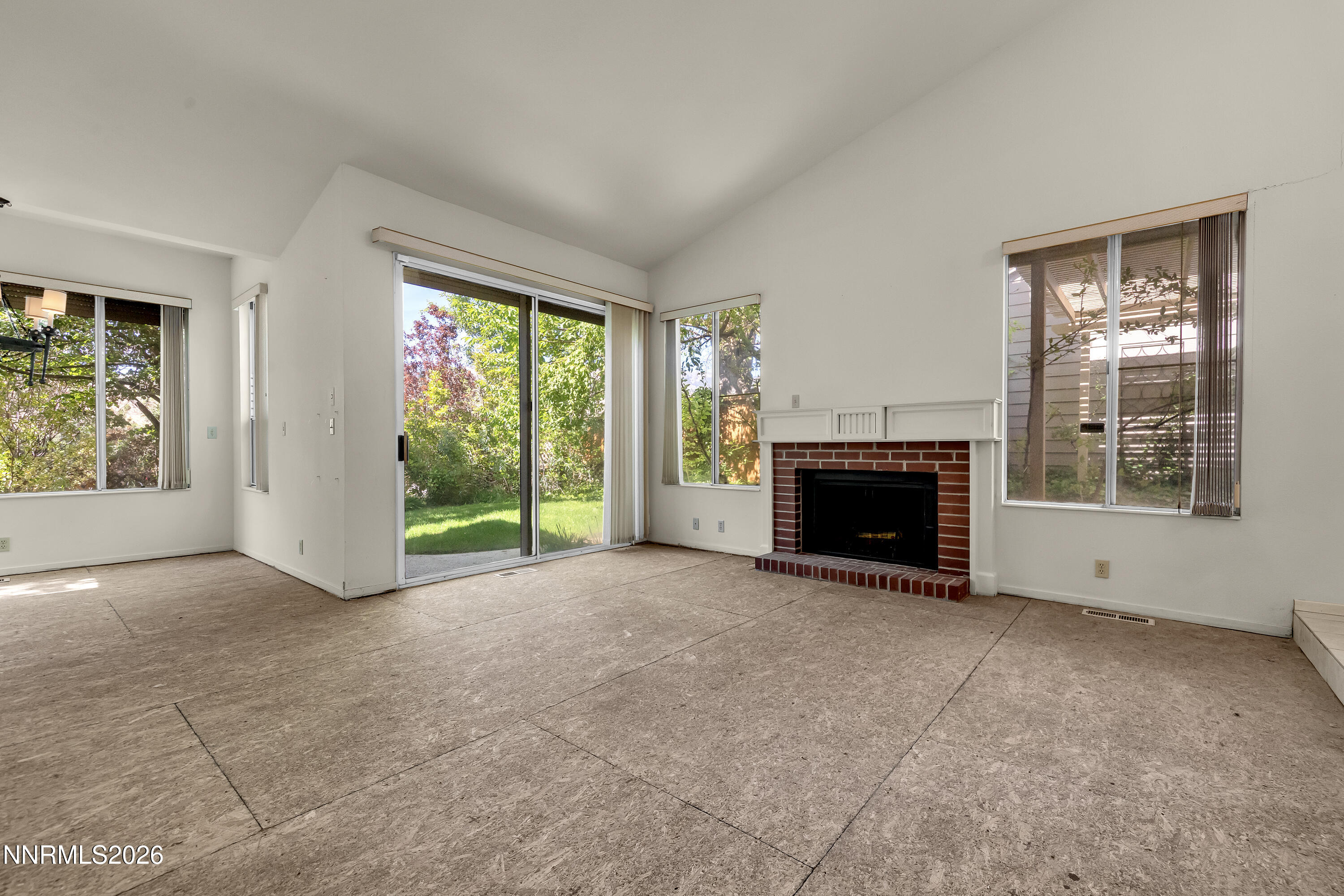 2384 Silver Ridge Drive Property Photo 4