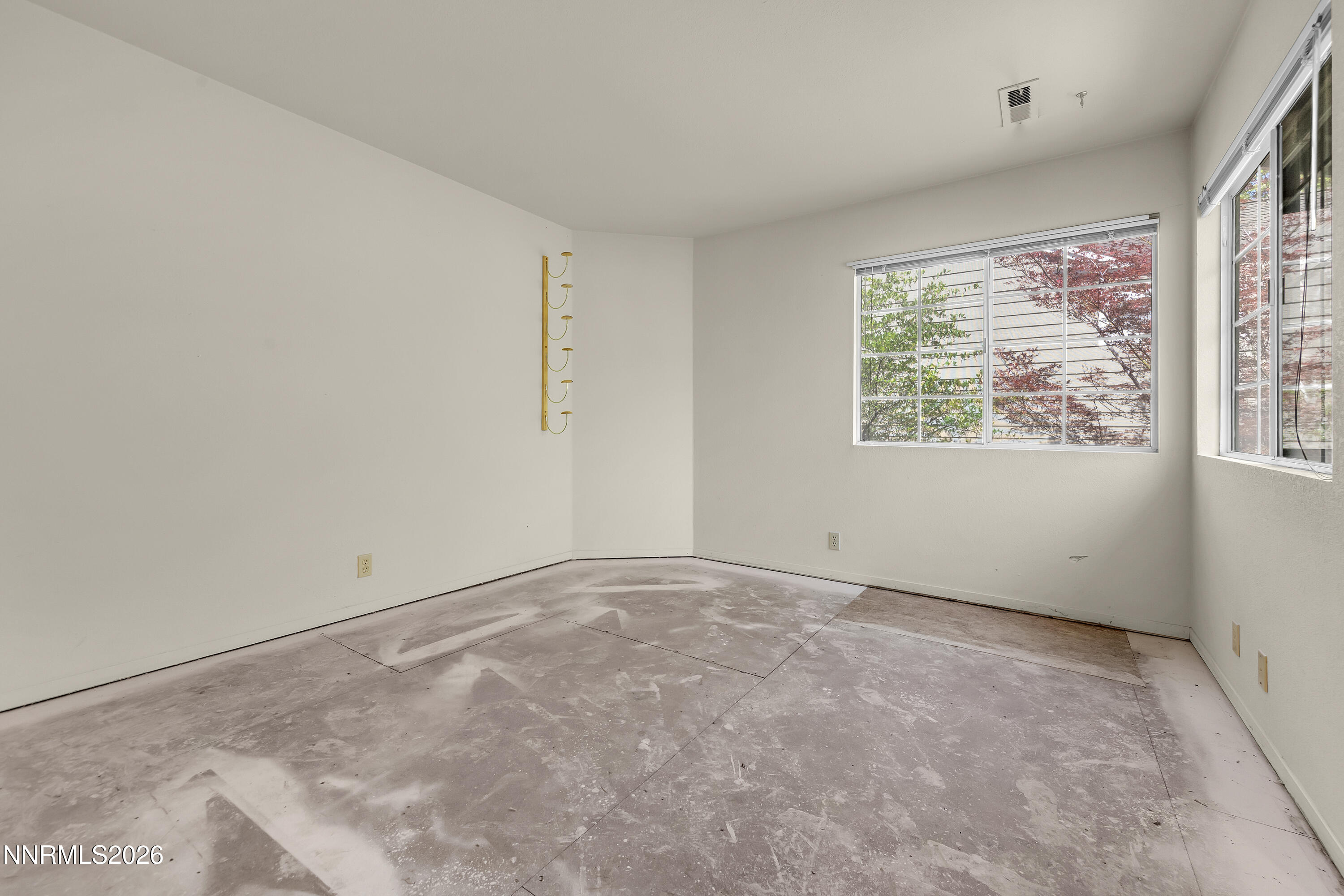 2384 Silver Ridge Drive Property Photo 13