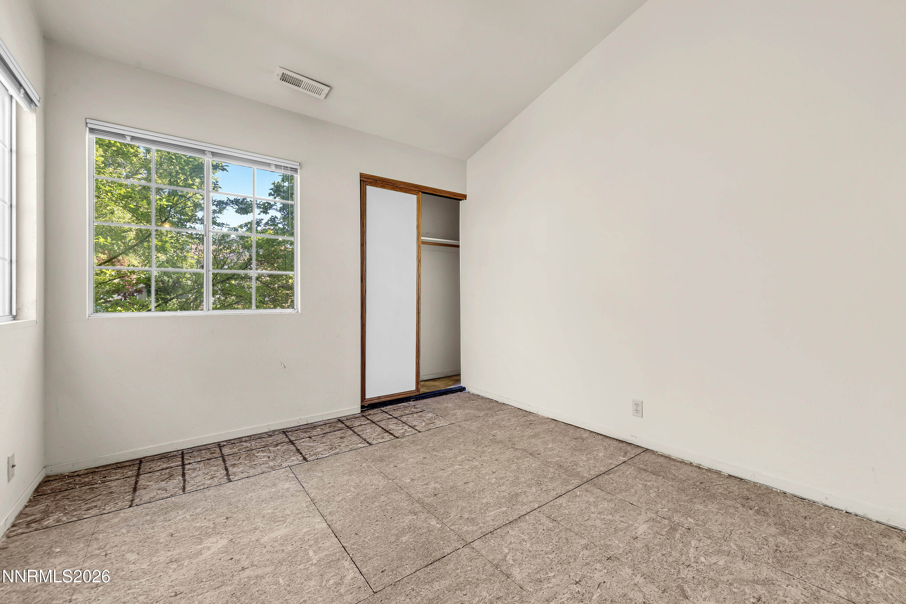 2384 Silver Ridge Drive Property Photo 14