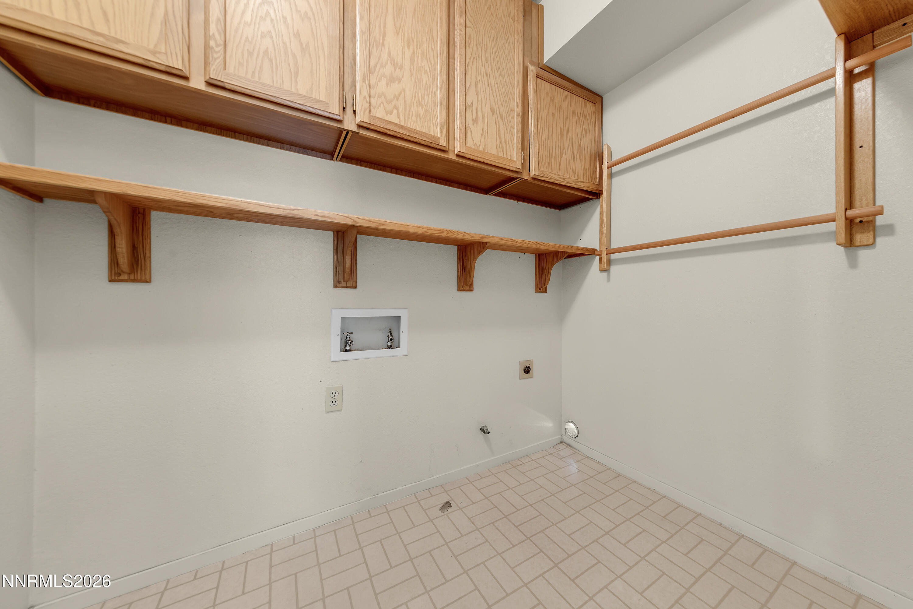 2384 Silver Ridge Drive Property Photo 16