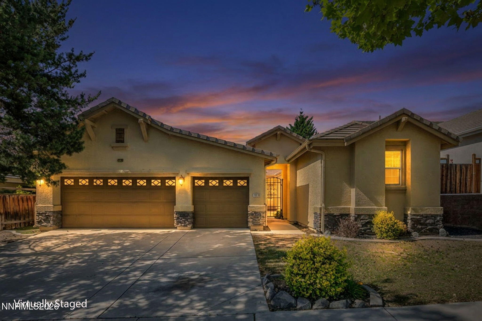3370 10 Mile Drive Property Photo 1