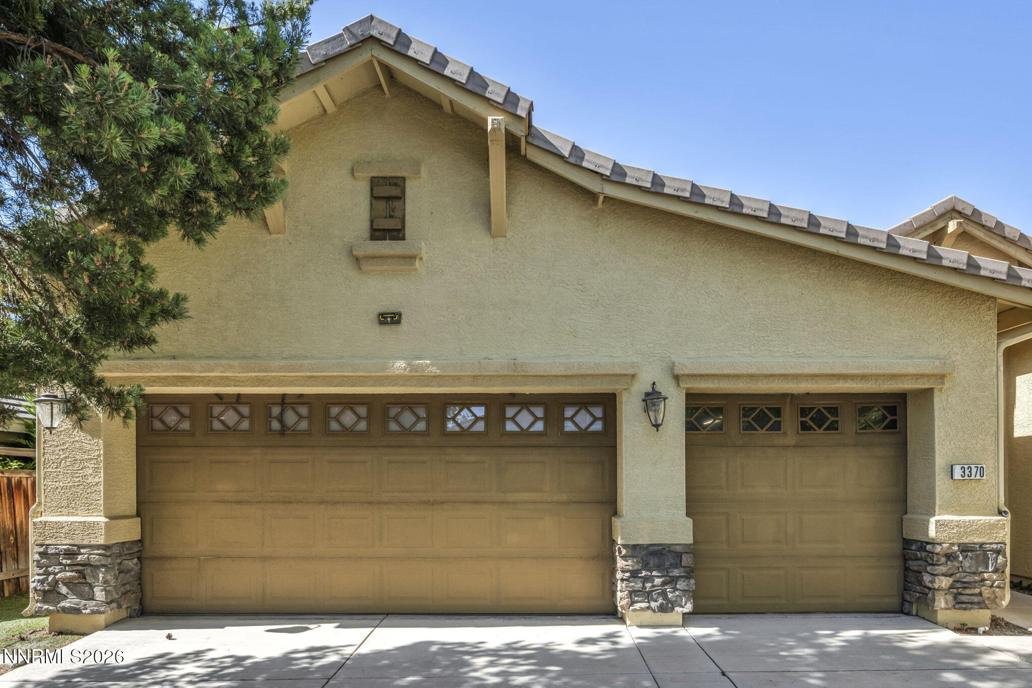 3370 10 Mile Drive Property Photo 3