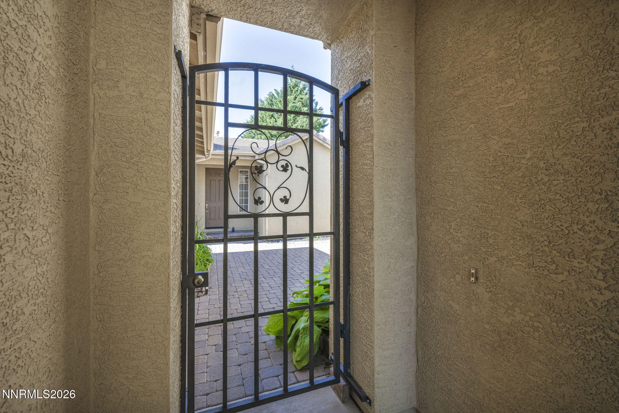 3370 10 Mile Drive Property Photo 6