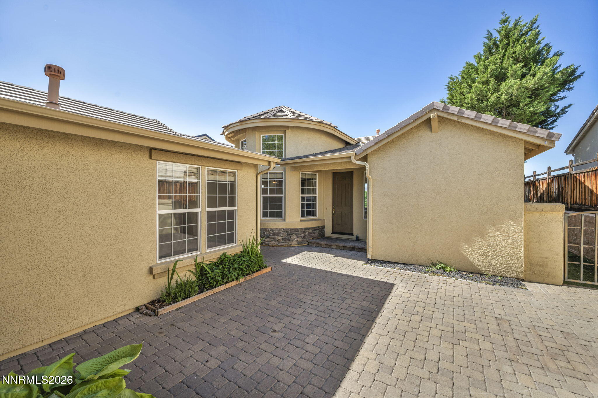 3370 10 Mile Drive Property Photo 9