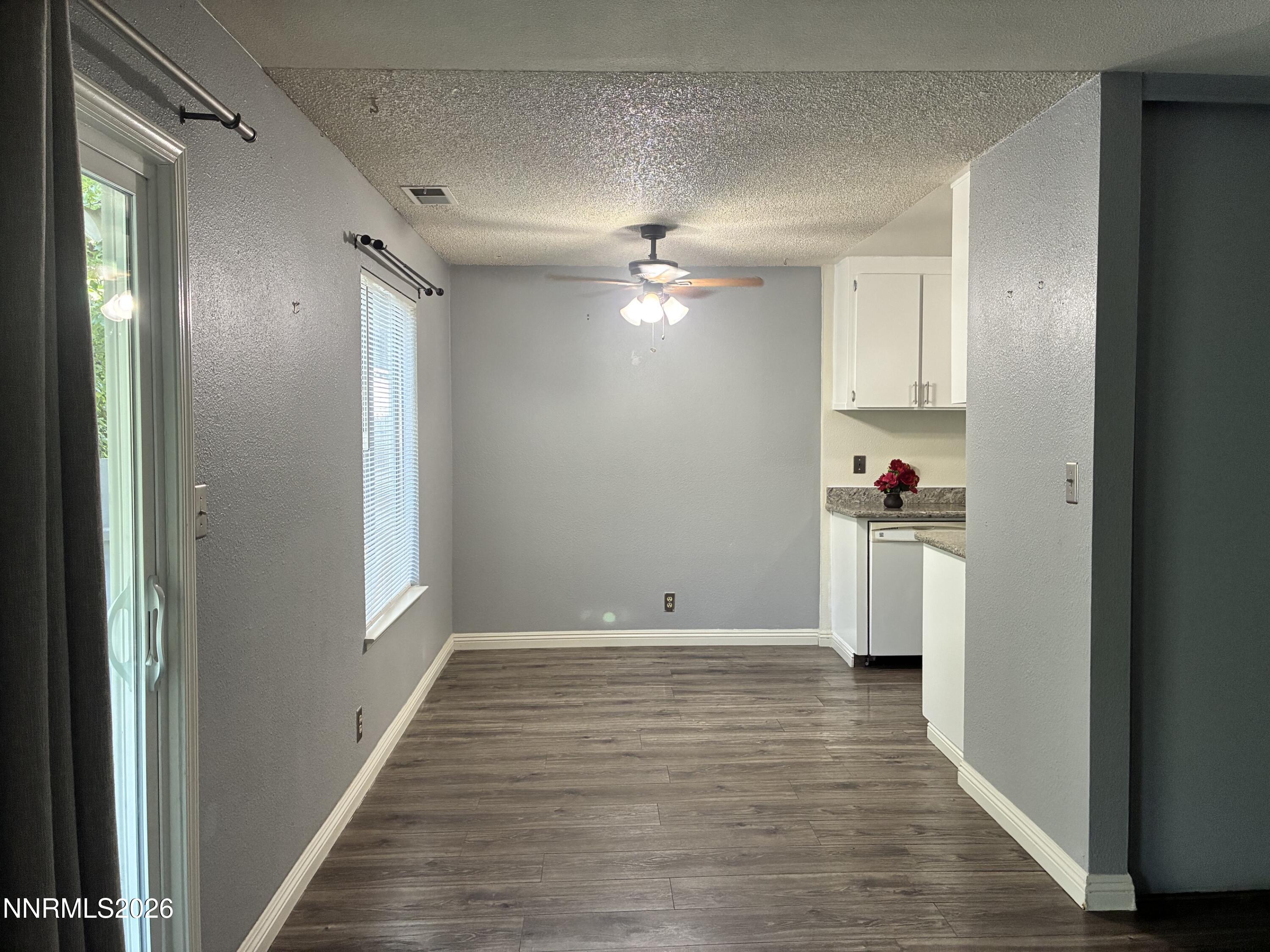 1537 Delucchi Lane E Property Photo 9