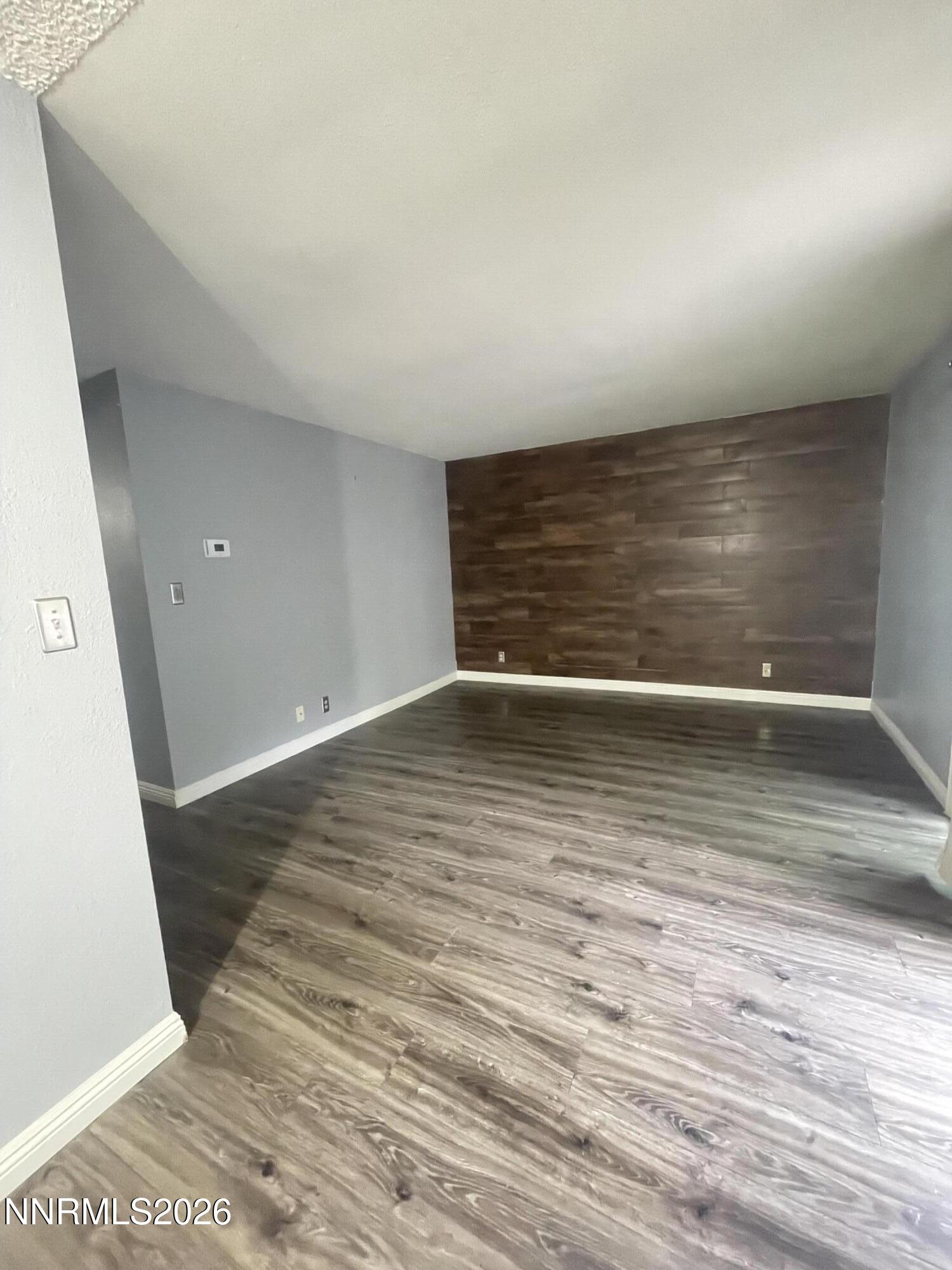 1537 Delucchi Lane E Property Photo 11