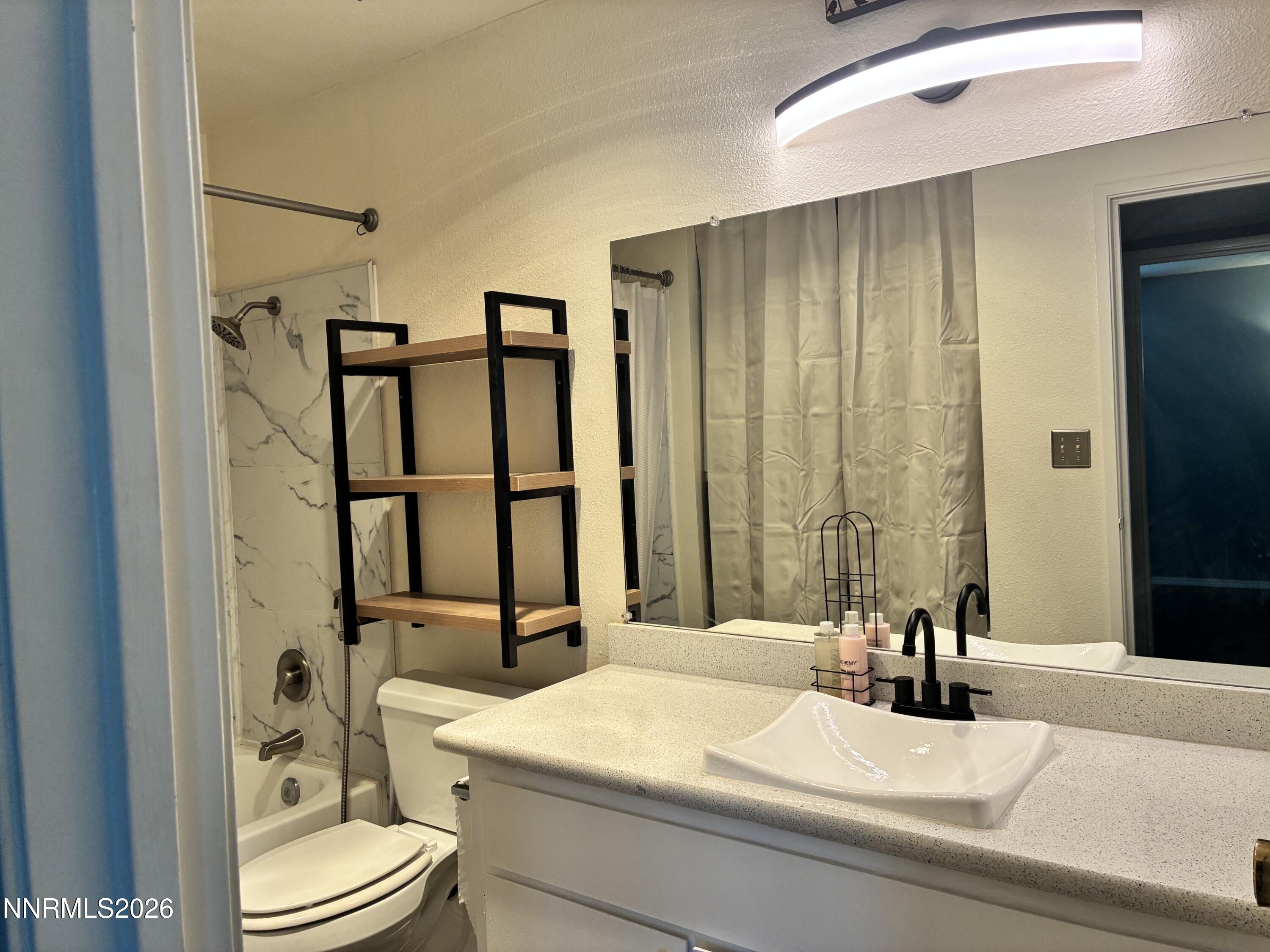1537 Delucchi Lane E Property Photo 26