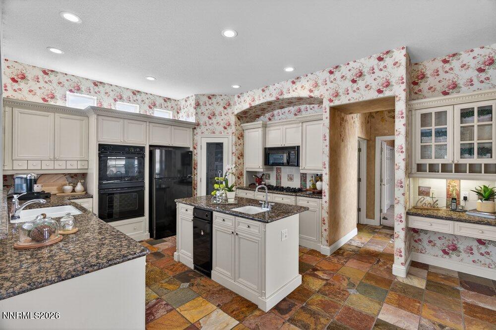 2596 Rampart Terrace Property Photo 25