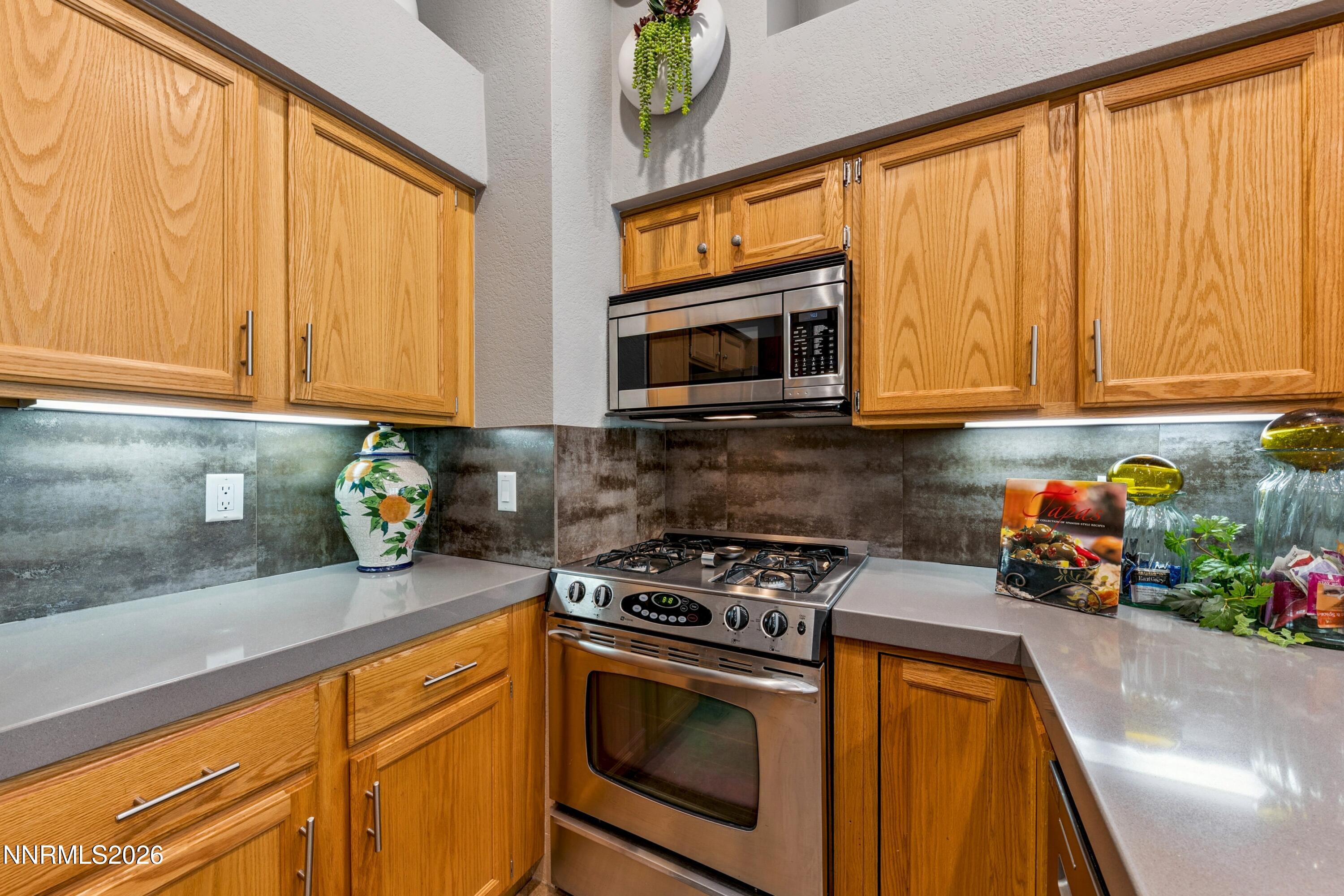 929 Northwood Boulevard Unit 6 Property Photo 9