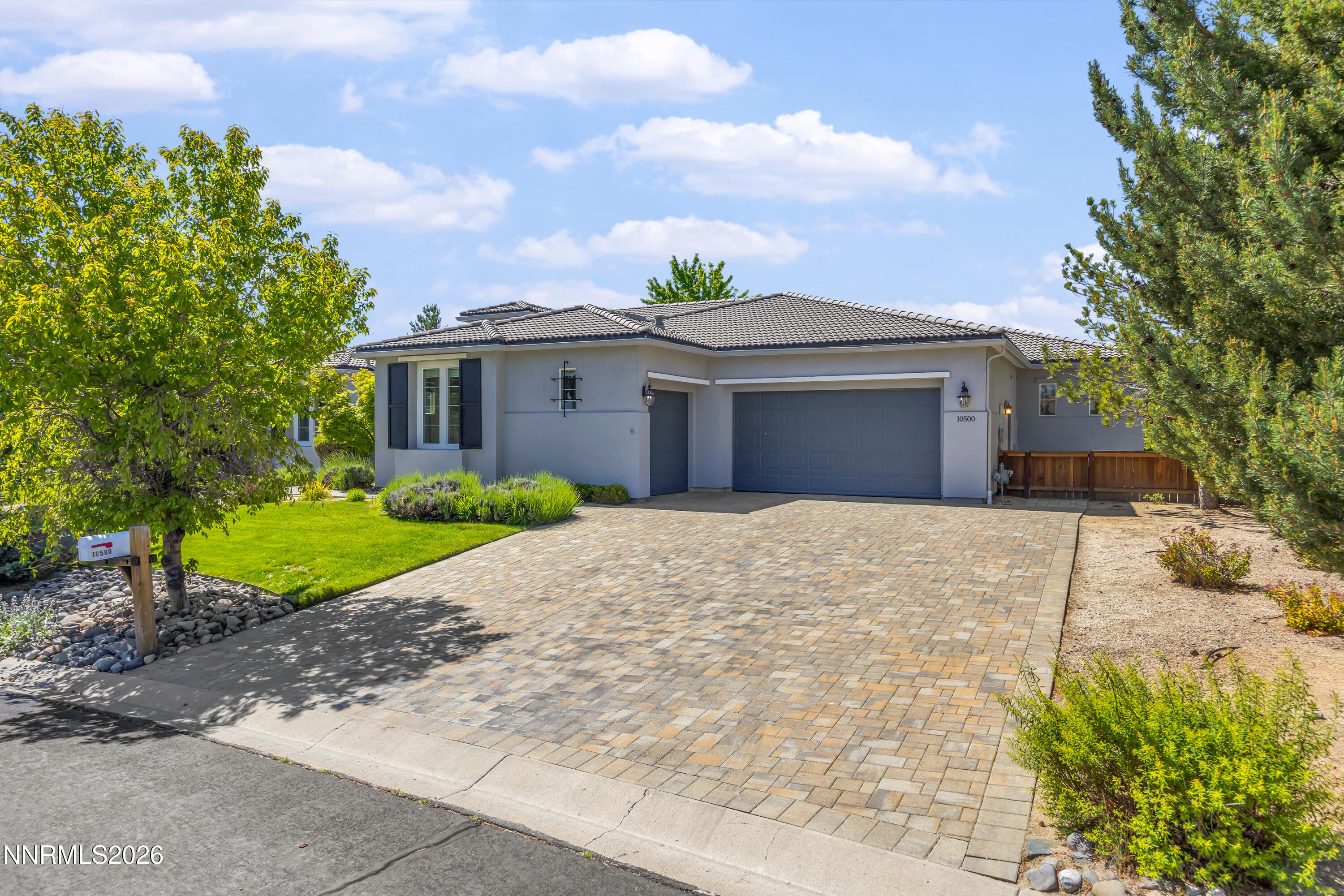 10500 Rue D Flore Property Photo 3