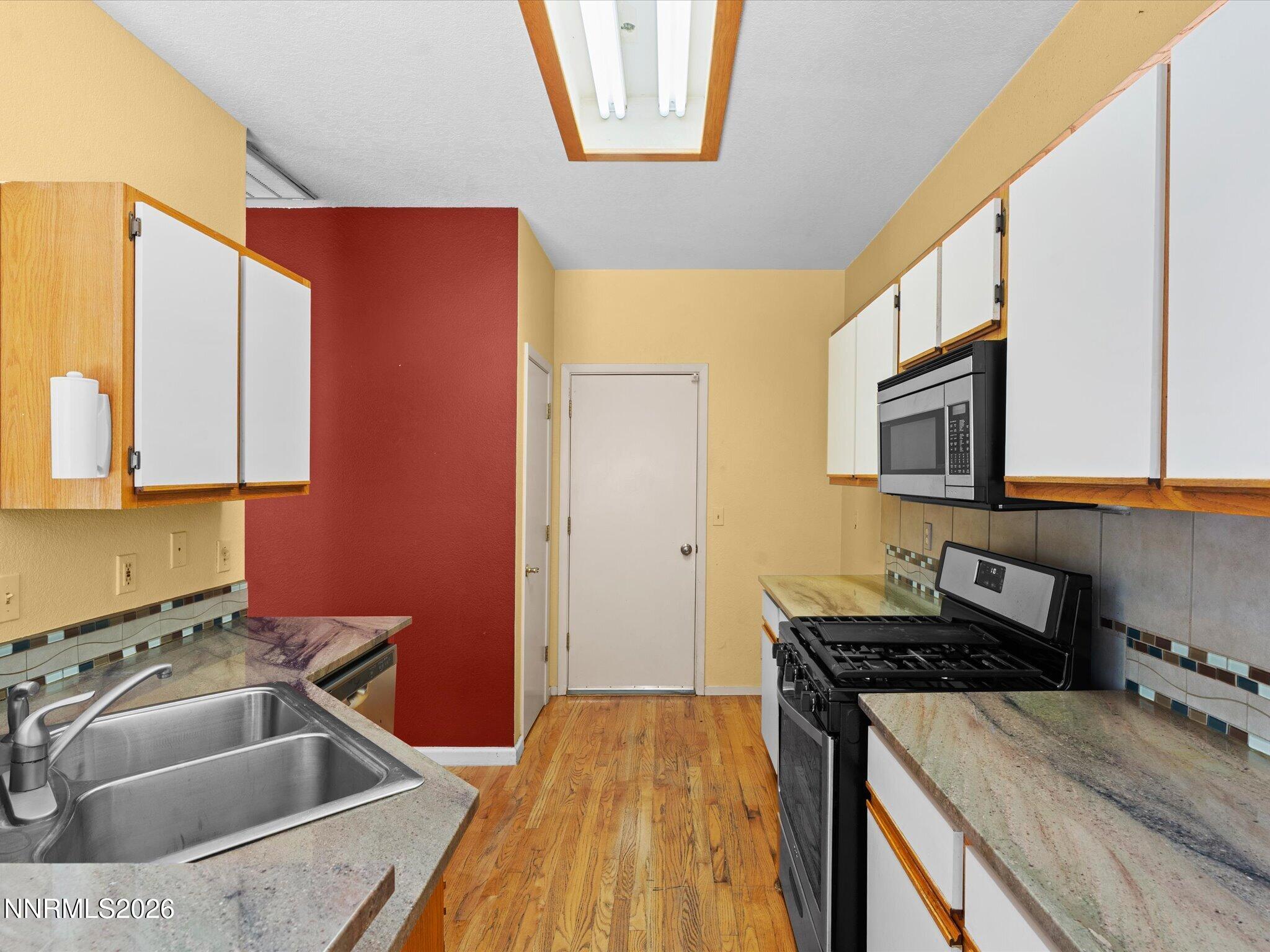 4317 Leeward Lane Property Photo 11