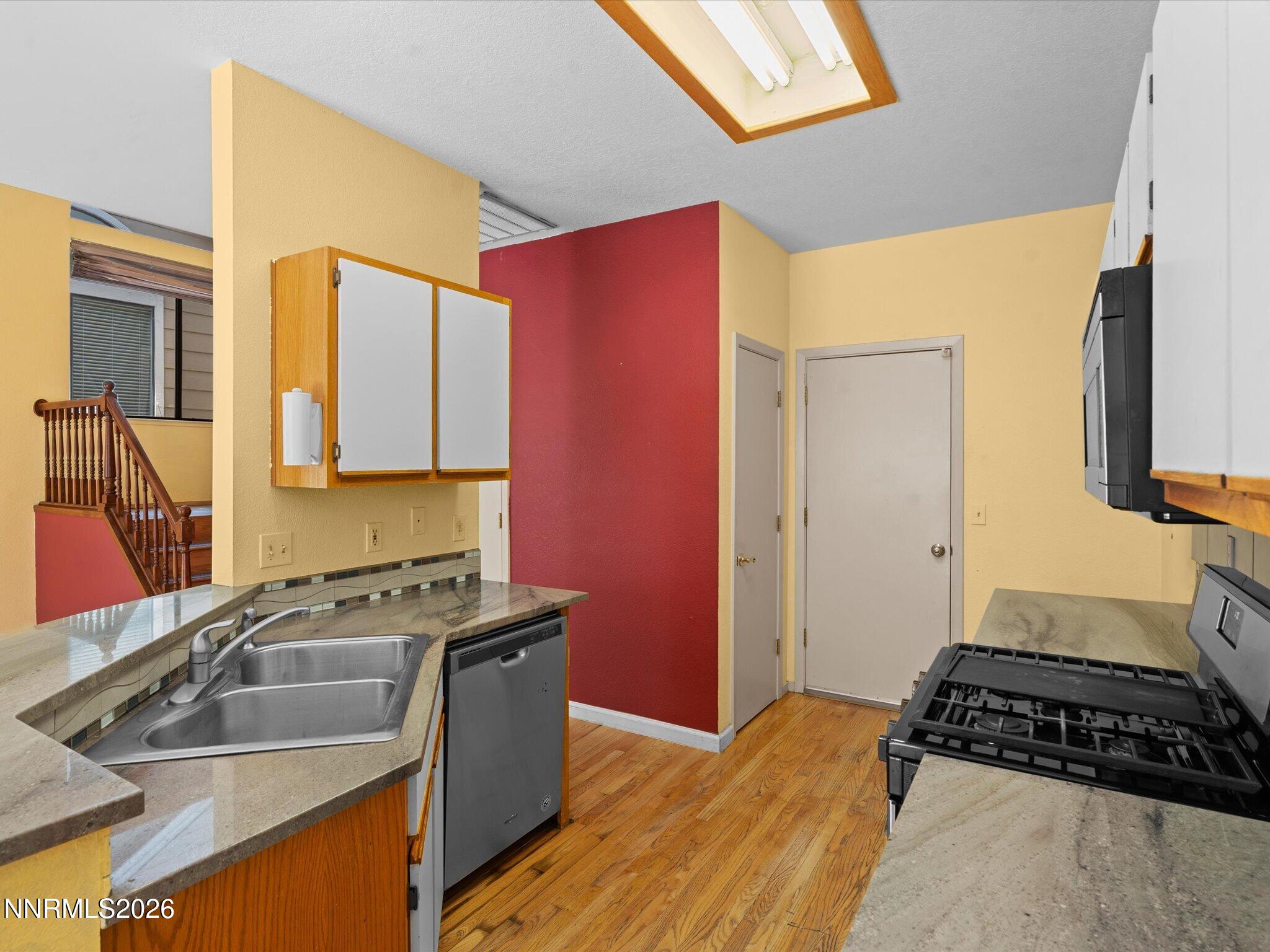 4317 Leeward Lane Property Photo 12