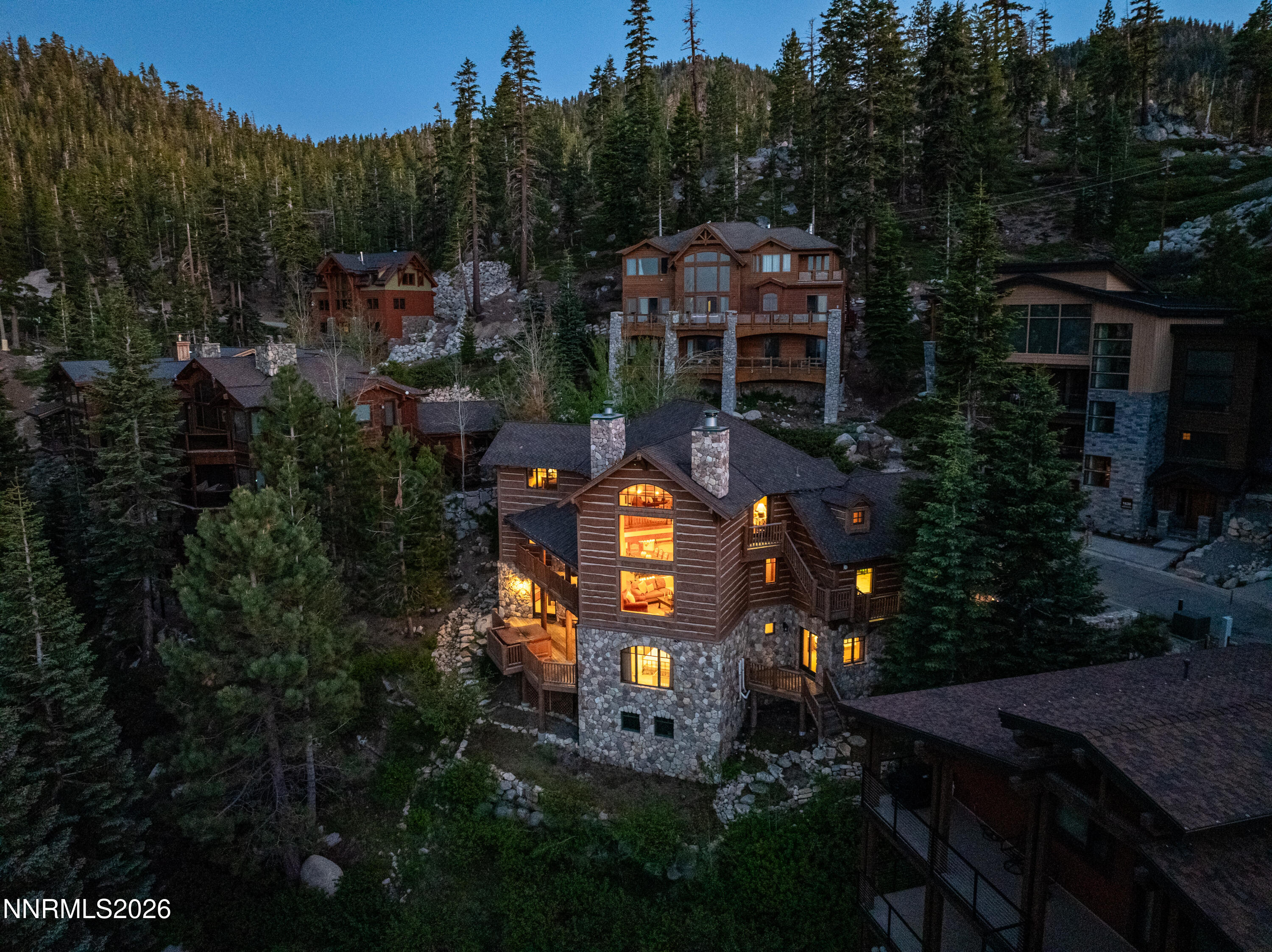 1631 Needle Peak Road Property Photo 3