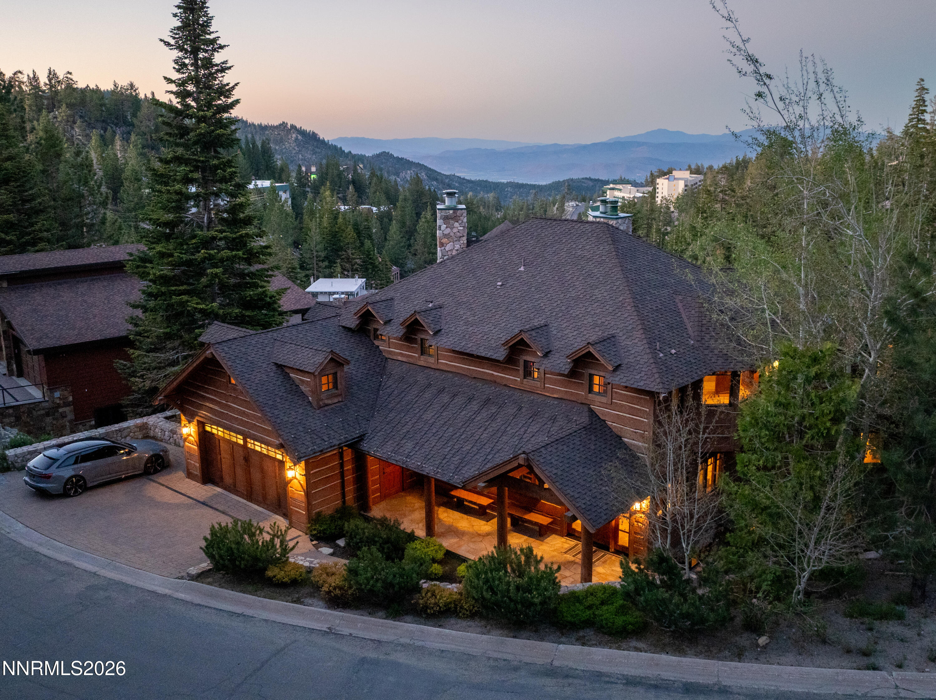 1631 Needle Peak Road Property Photo 5