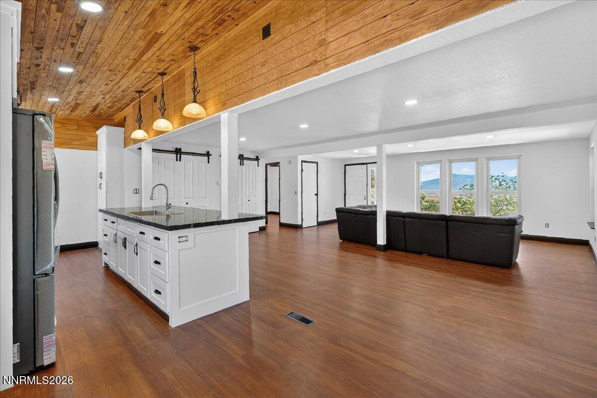 3755 Amy Road Property Photo 9