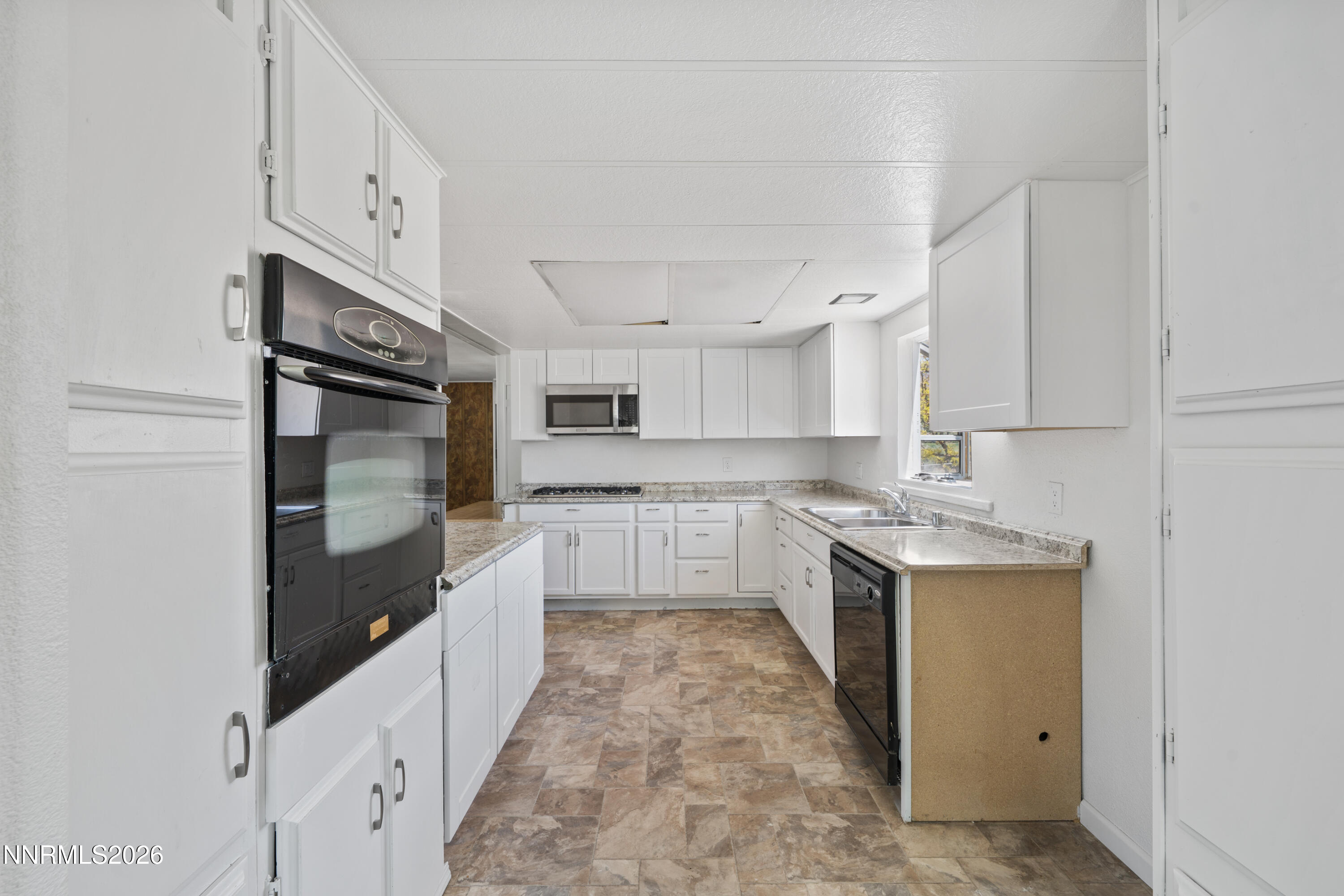 1545 Pearl Road Property Photo 8