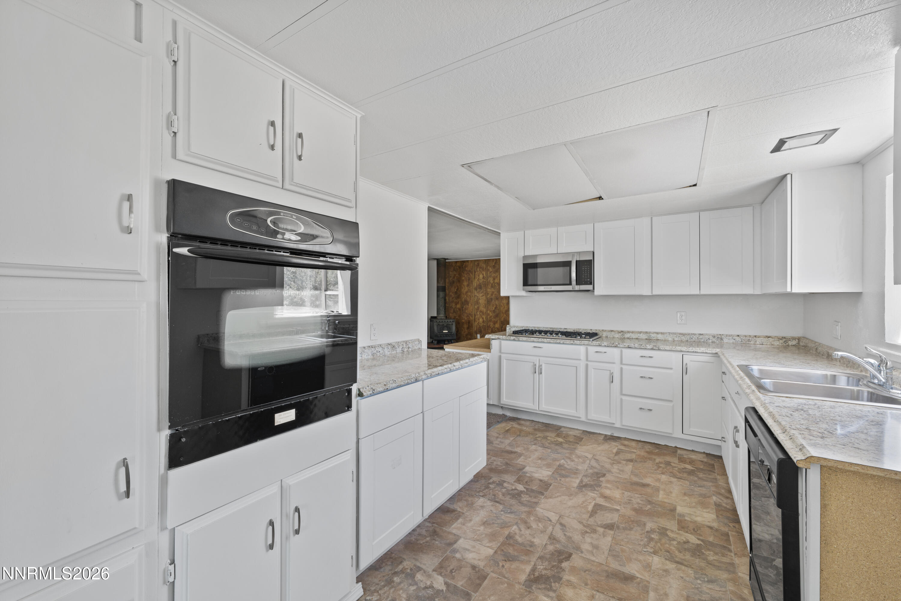 1545 Pearl Road Property Photo 9