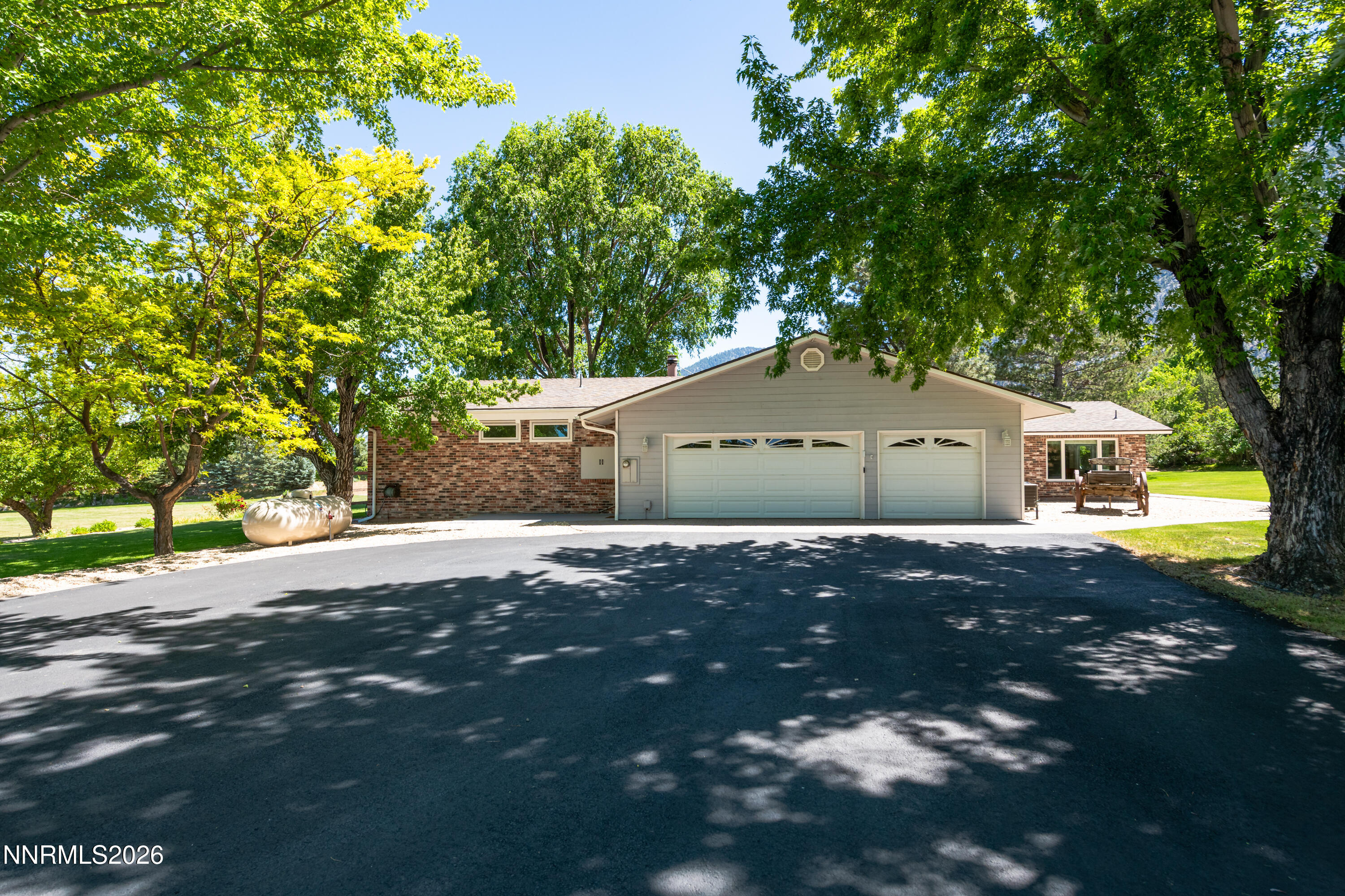 697 Indian Trail Road Property Photo 3