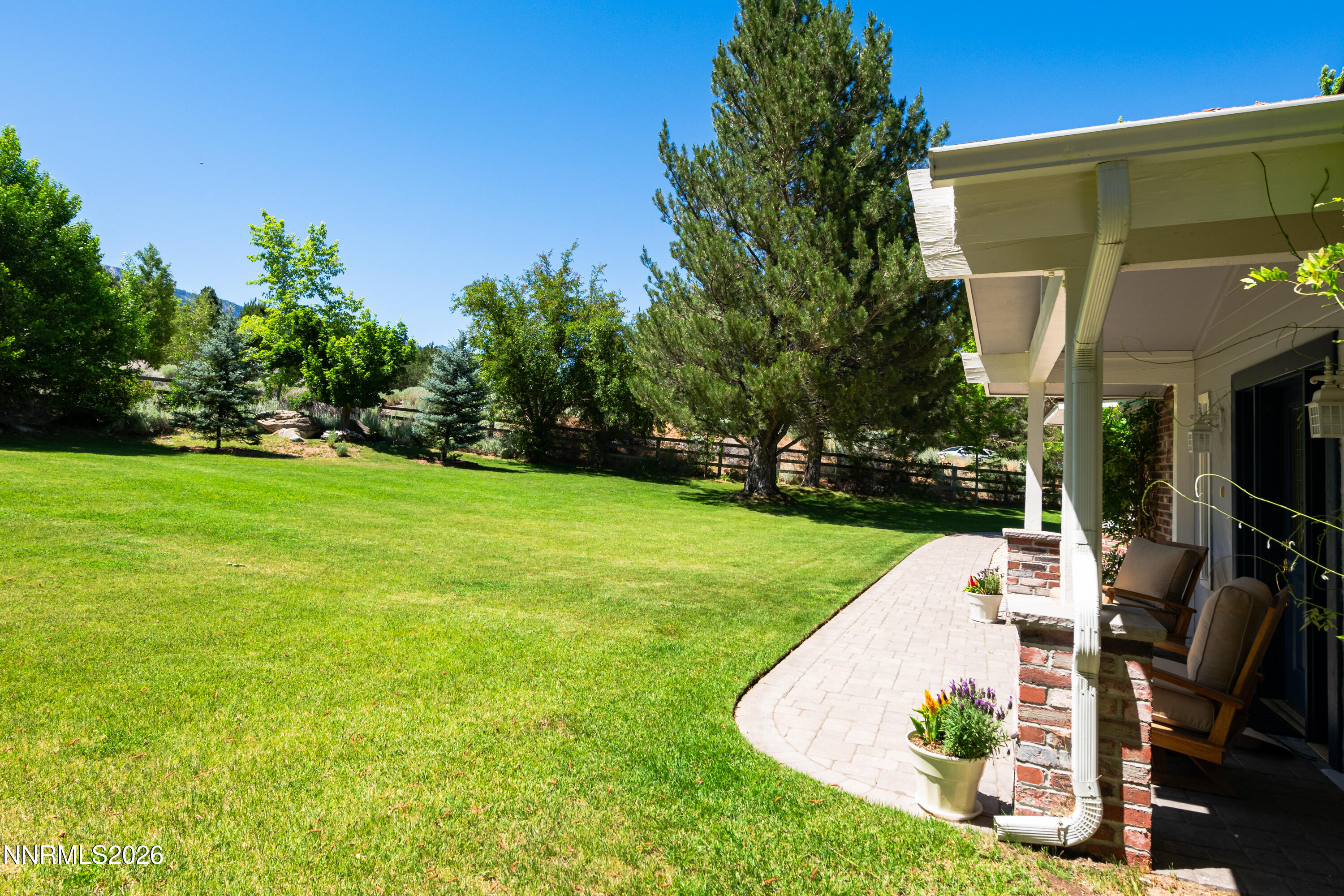 697 Indian Trail Road Property Photo 6