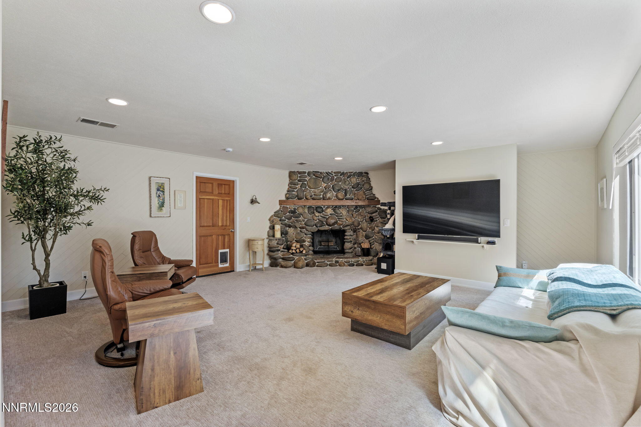 697 Indian Trail Road Property Photo 22