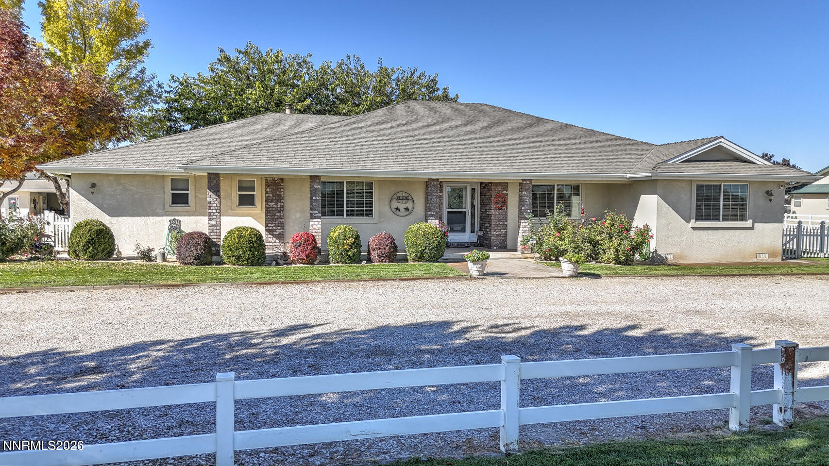 1972 Strasdin Lane Property Photo 1