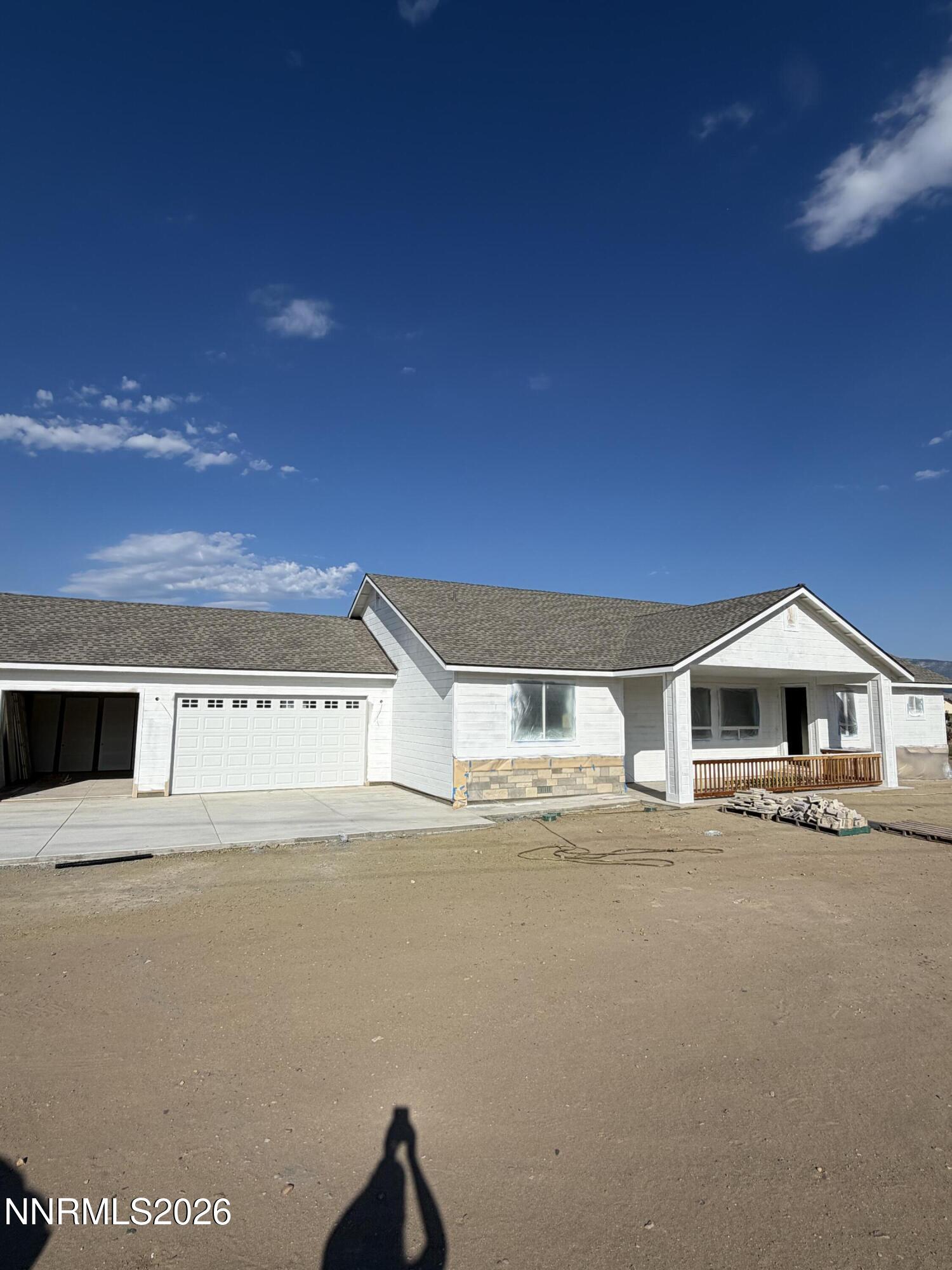 2754 E Valley Road Property Photo 1