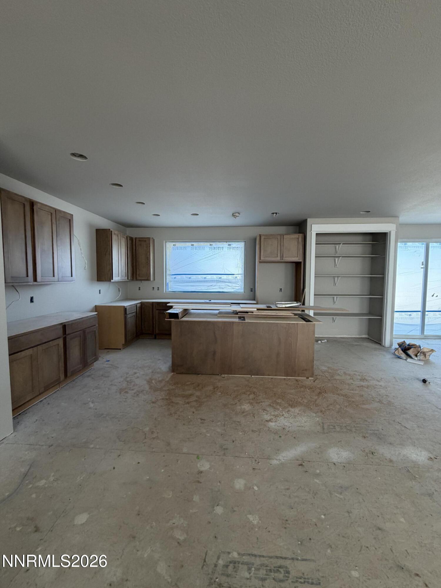 2754 E Valley Road Property Photo 2