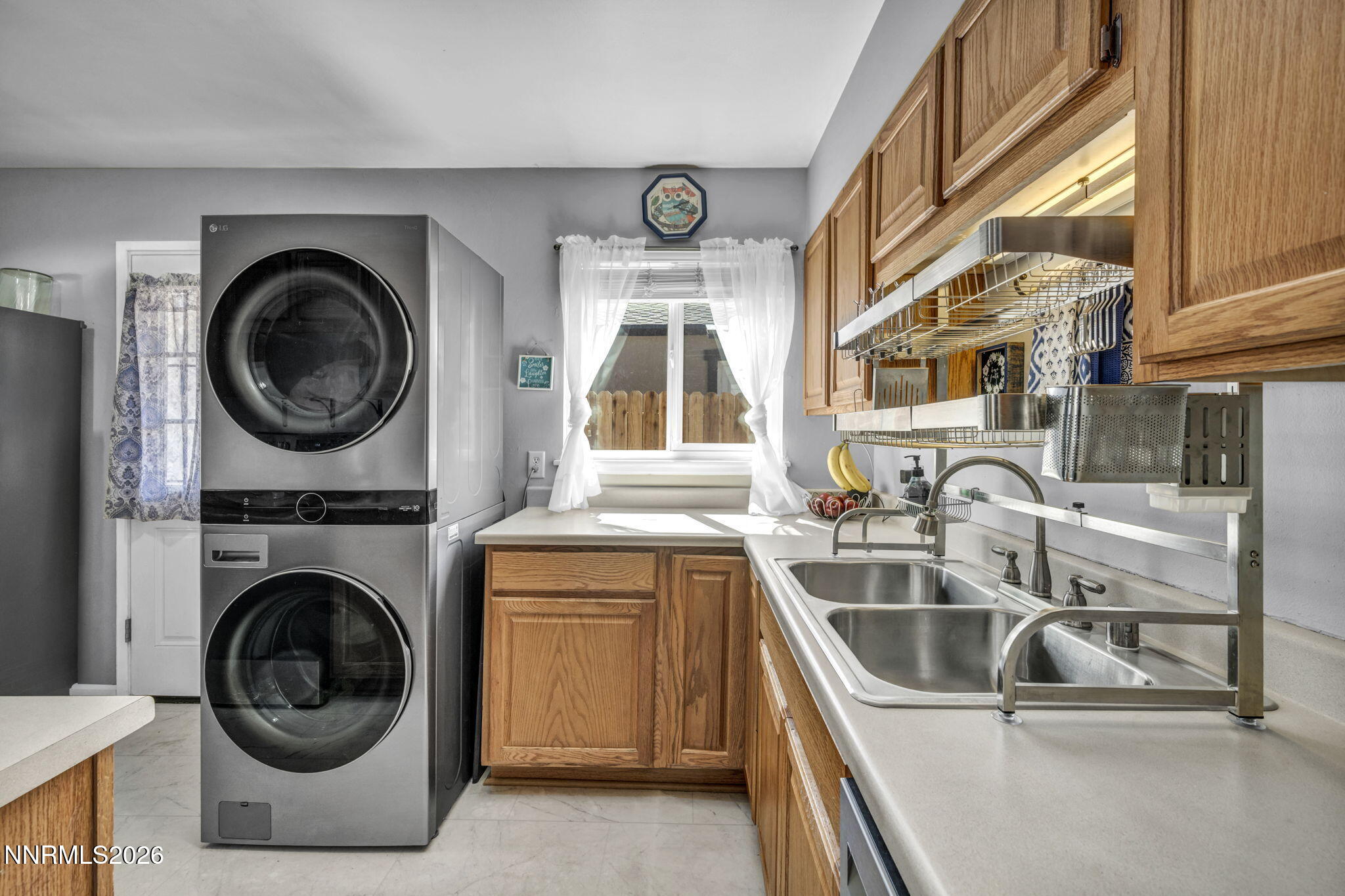 26 E I Street Property Photo 8