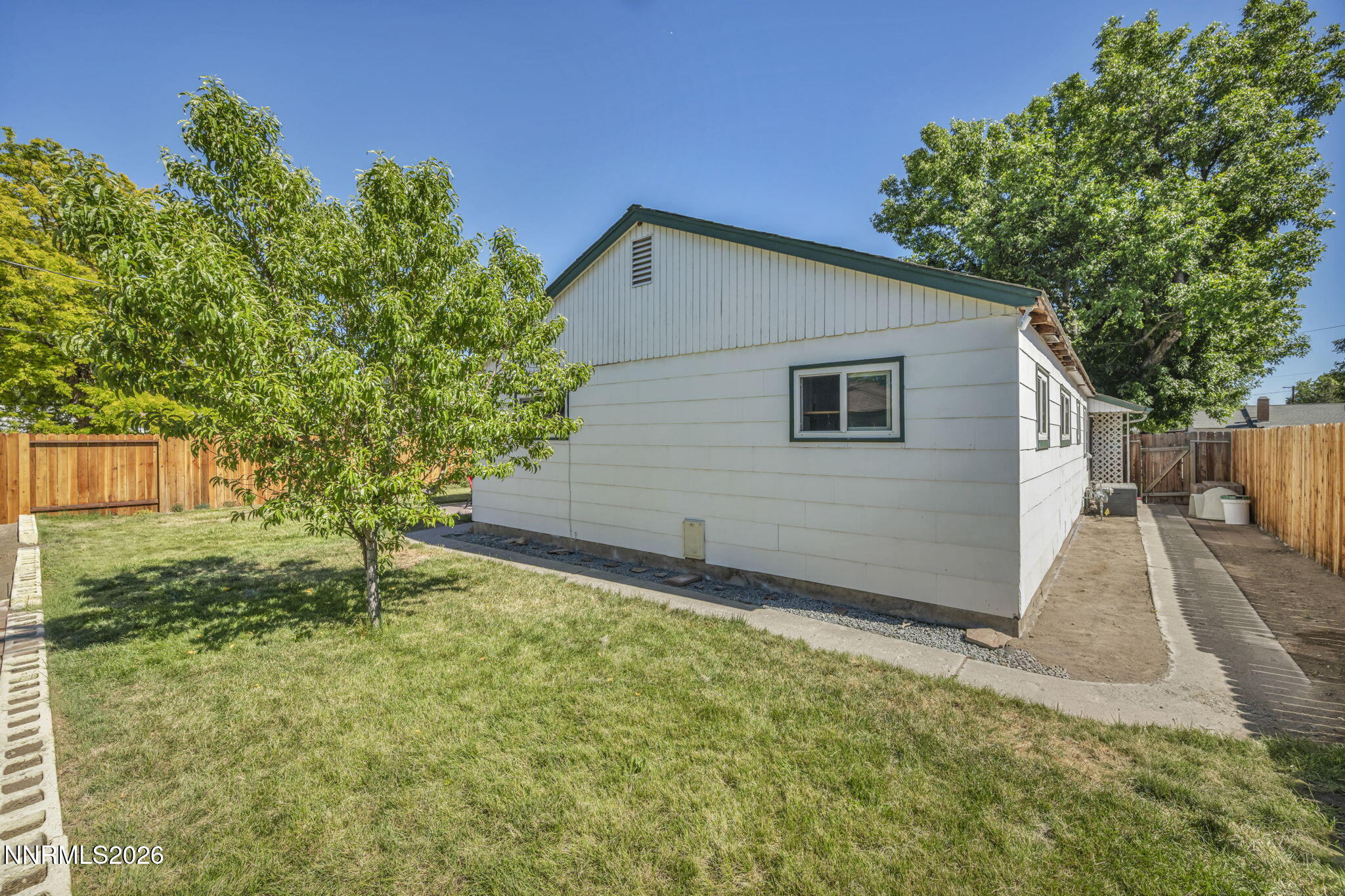 26 E I Street Property Photo 41