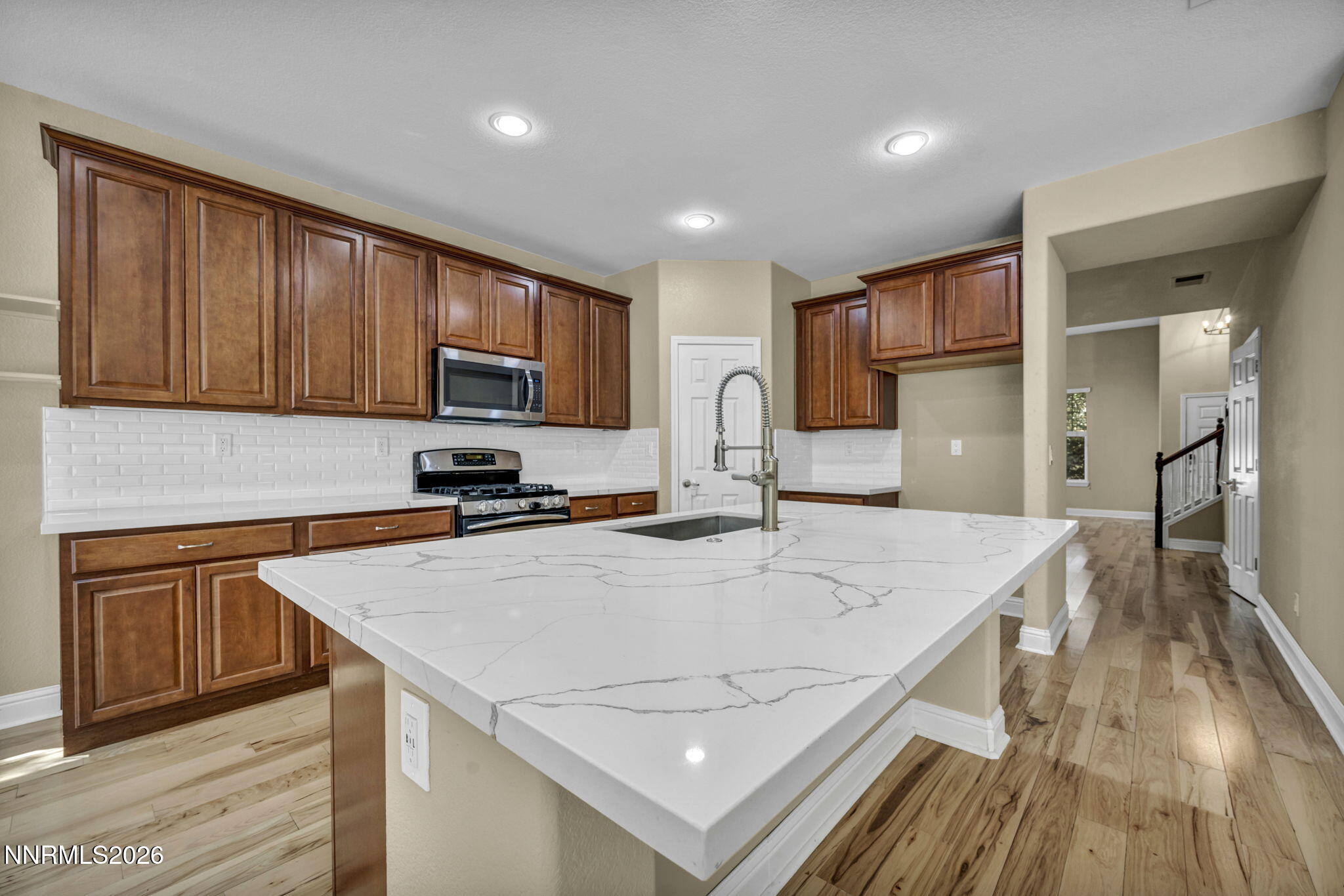 520 Needles Court Property Photo 4