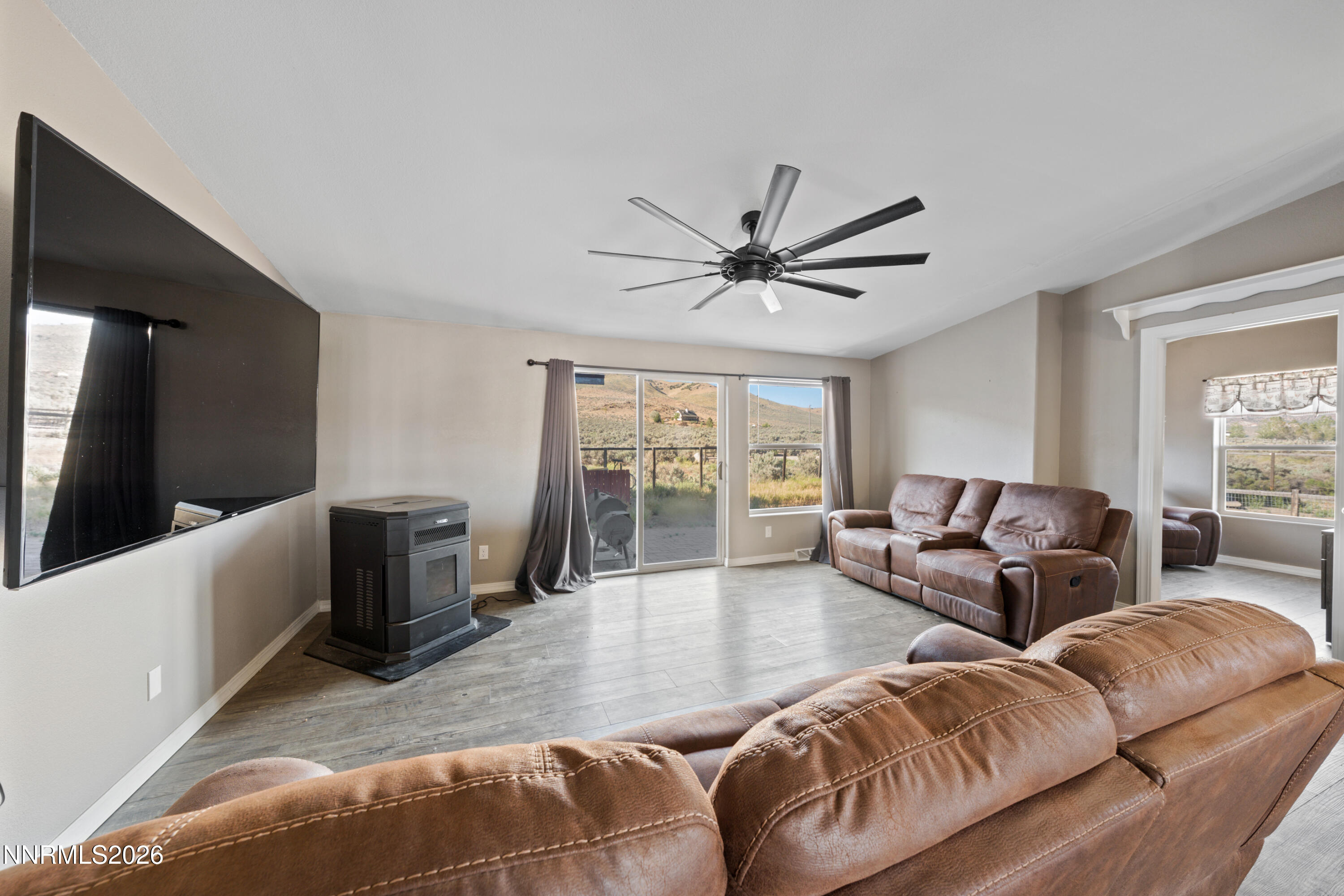 16105 Frontier Road Property Photo 14