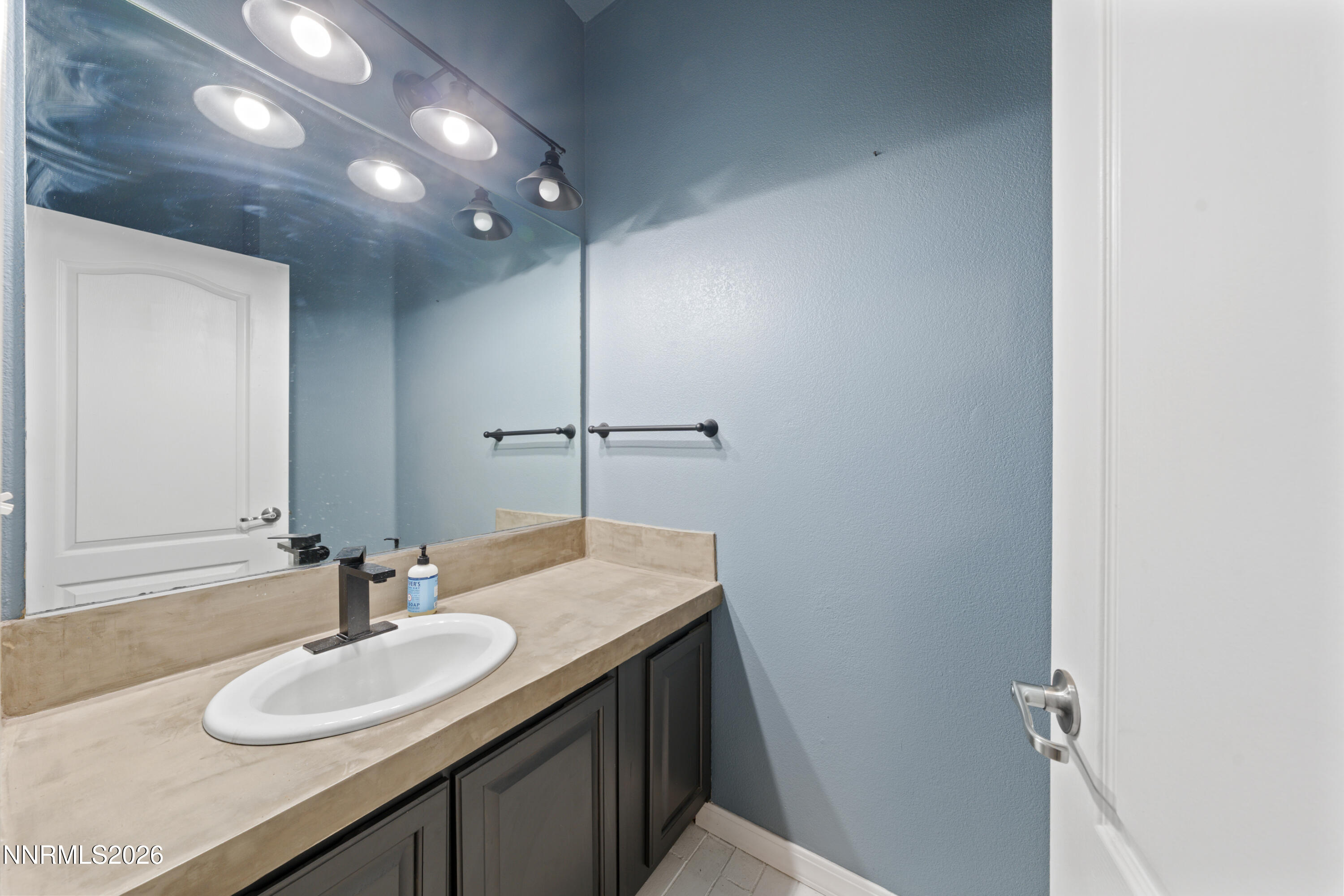 16105 Frontier Road Property Photo 24