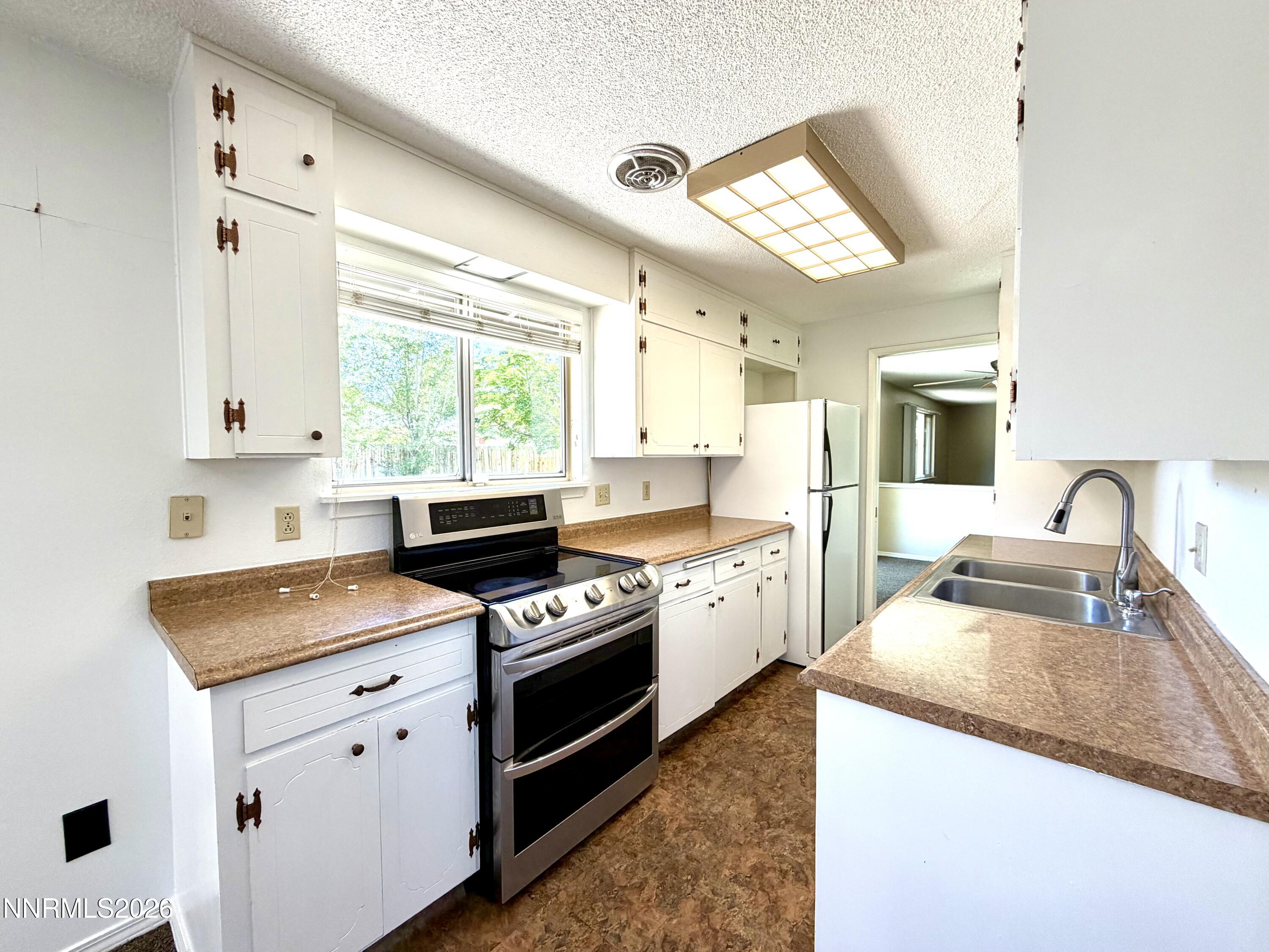 601 Bath Street Property Photo 8