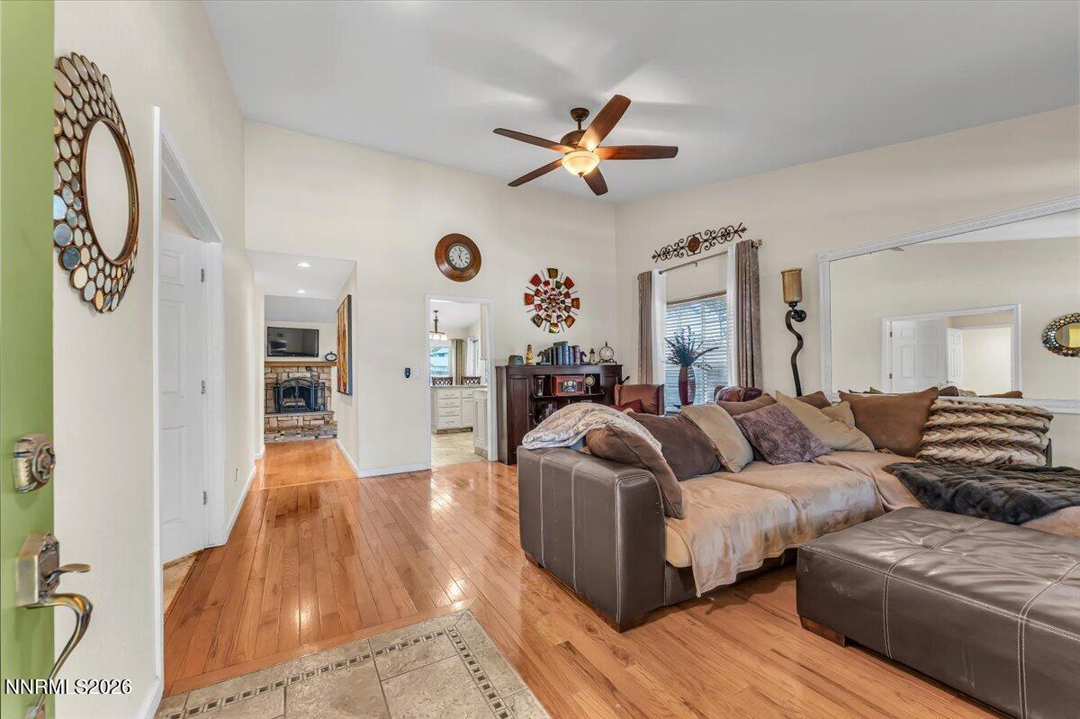 2030 Woodhaven Lane Property Photo 4