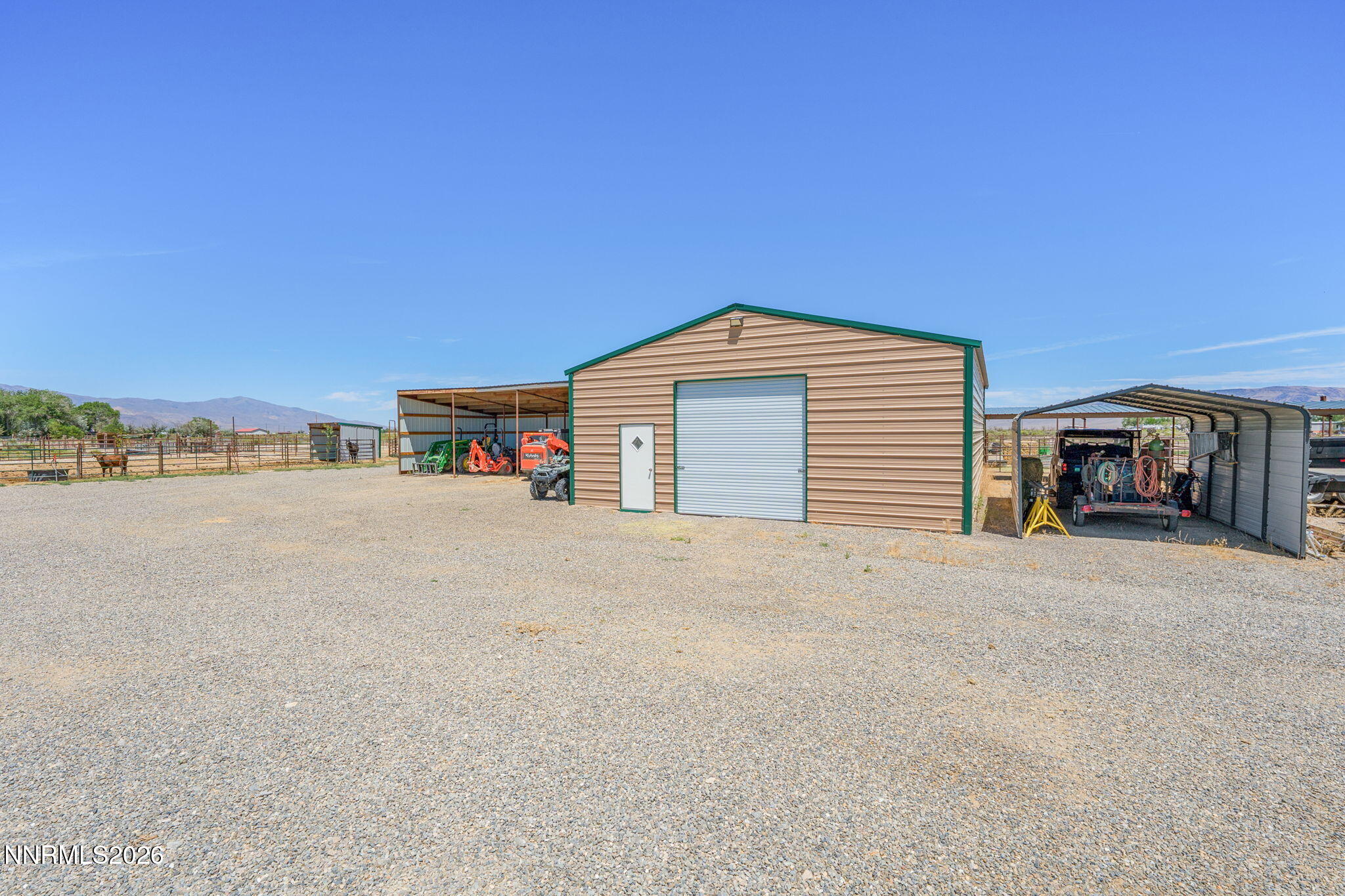 1729 2300 E Street Property Photo 4