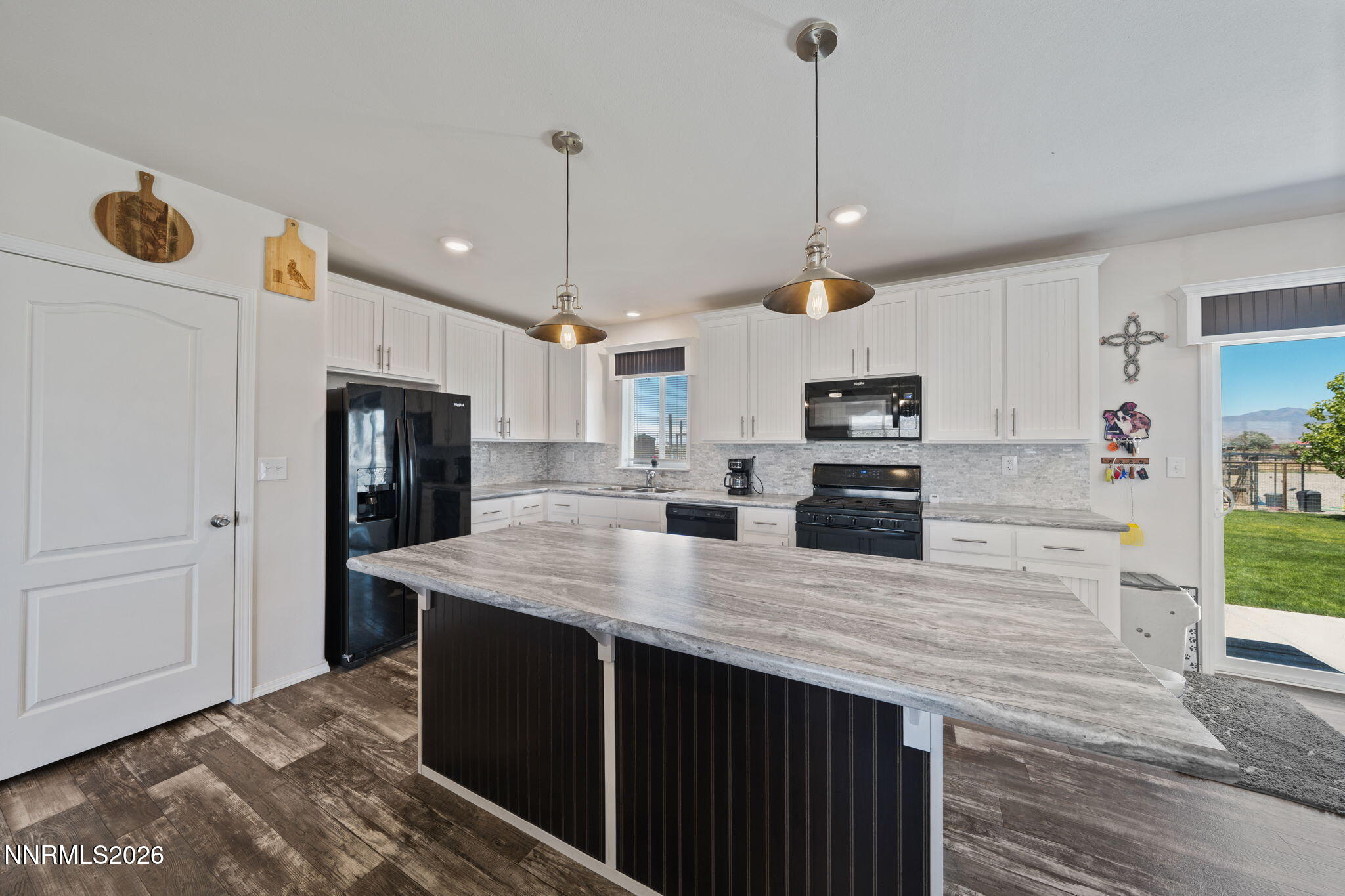 1729 2300 E Street Property Photo 17