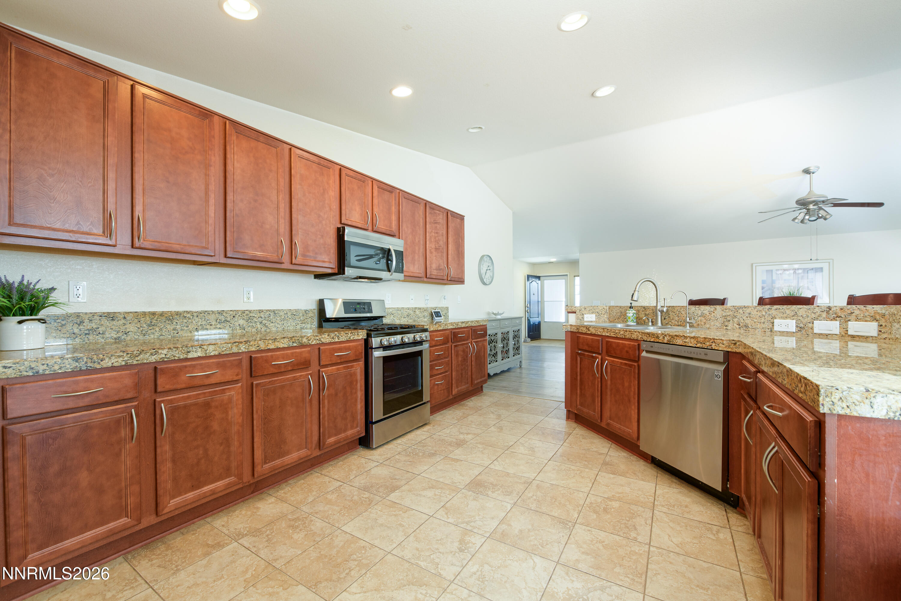 832 Laca Street Property Photo 15