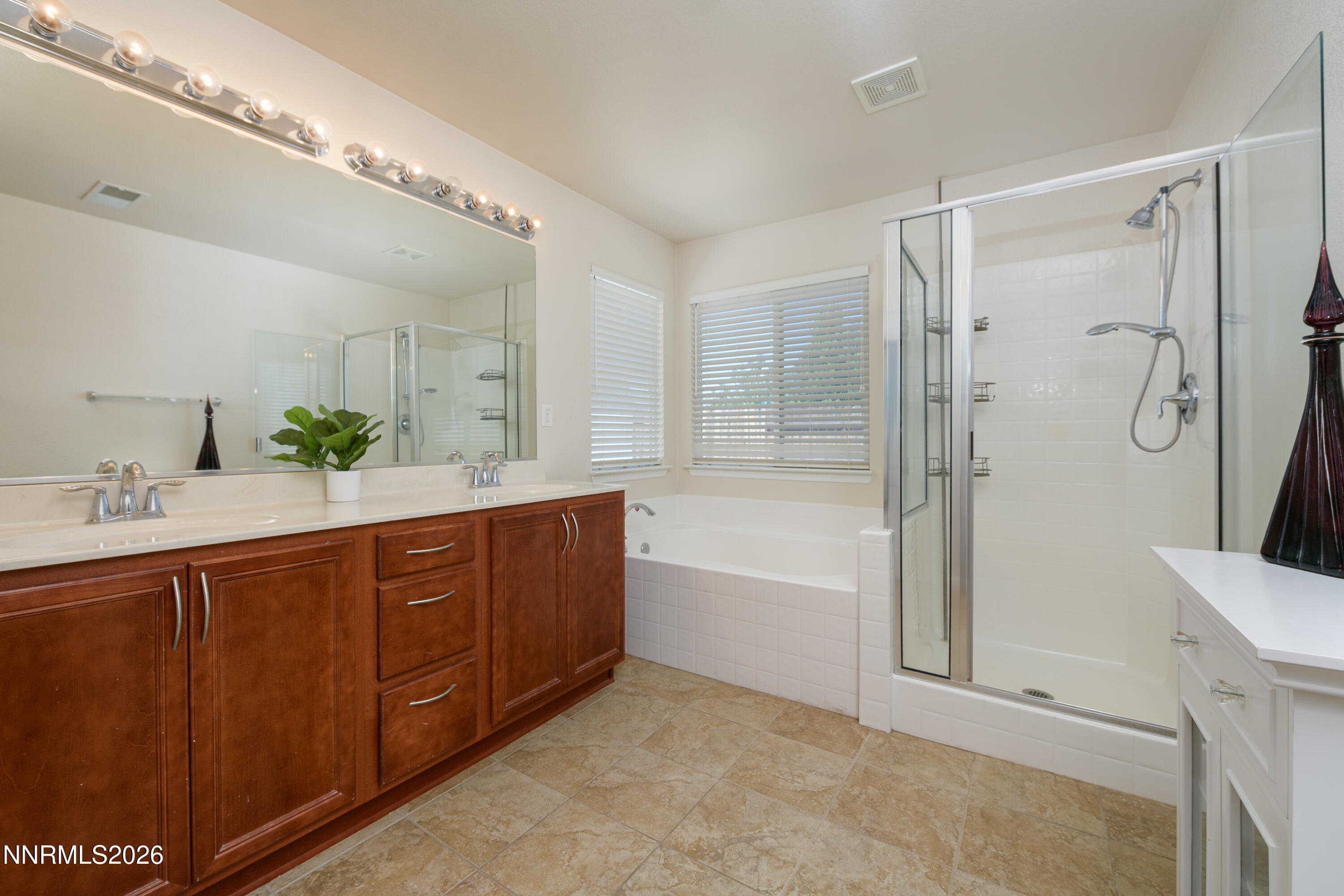832 Laca Street Property Photo 23