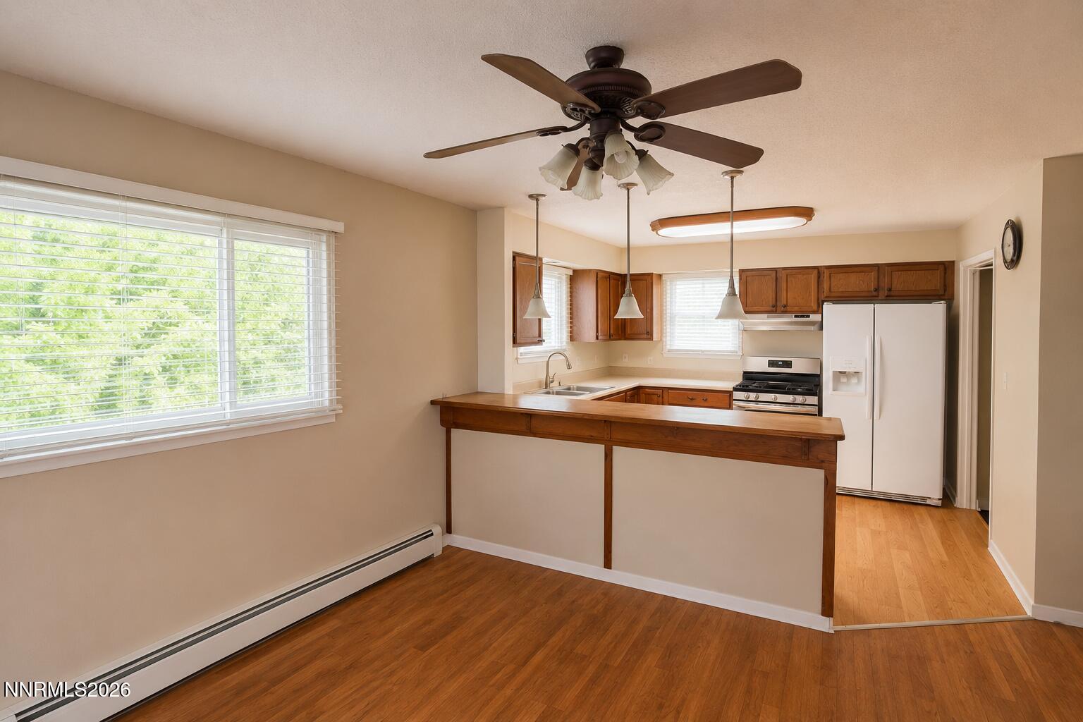212 E Long Street Property Photo 4