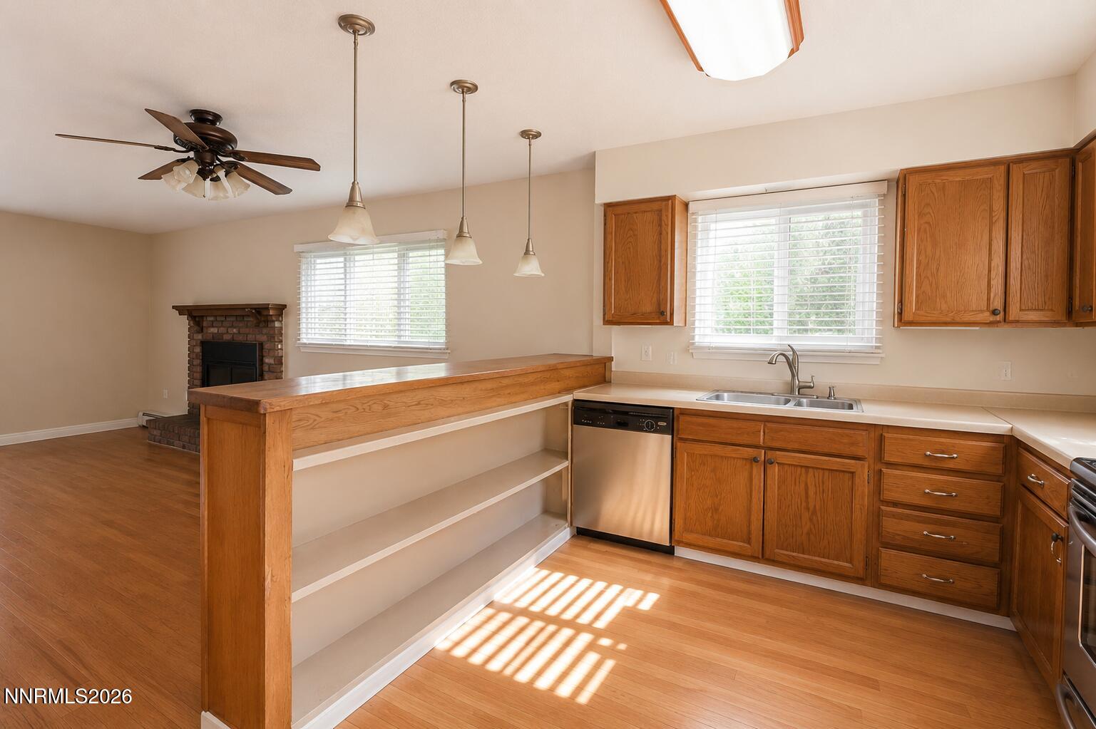 212 E Long Street Property Photo 5
