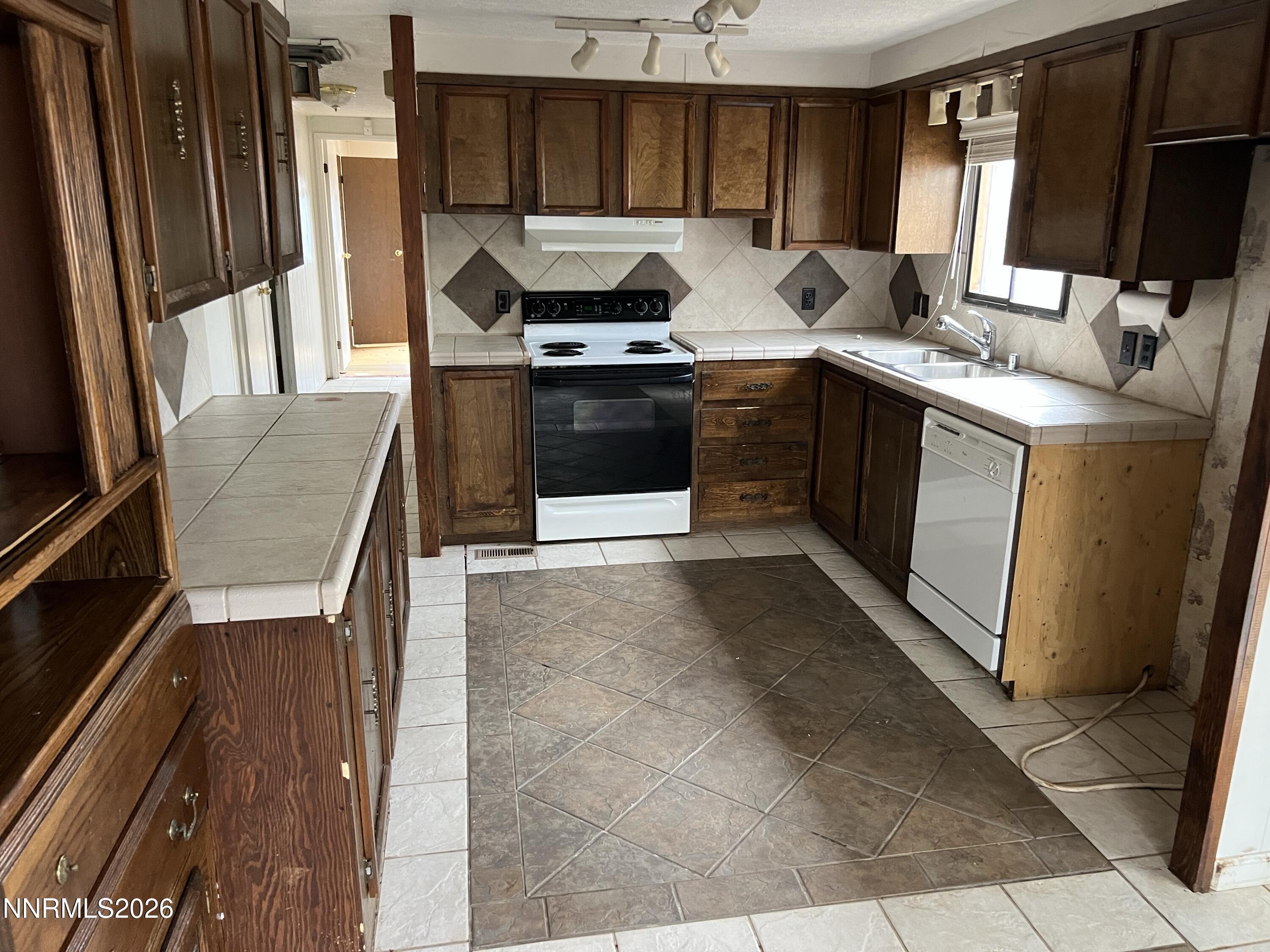 5831 Sun Valley Boulevard Property Photo 4