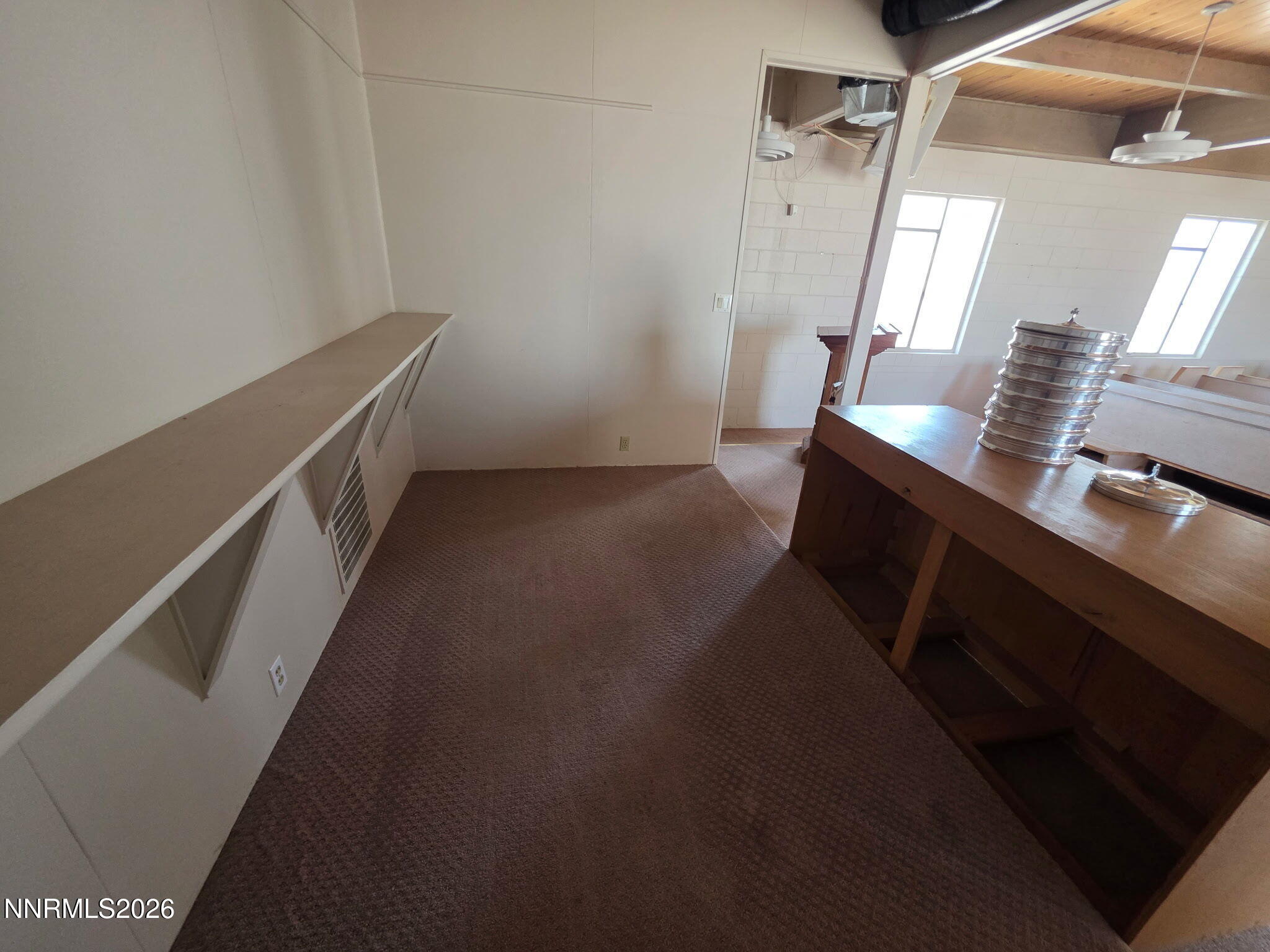 290 S West Street Property Photo 7