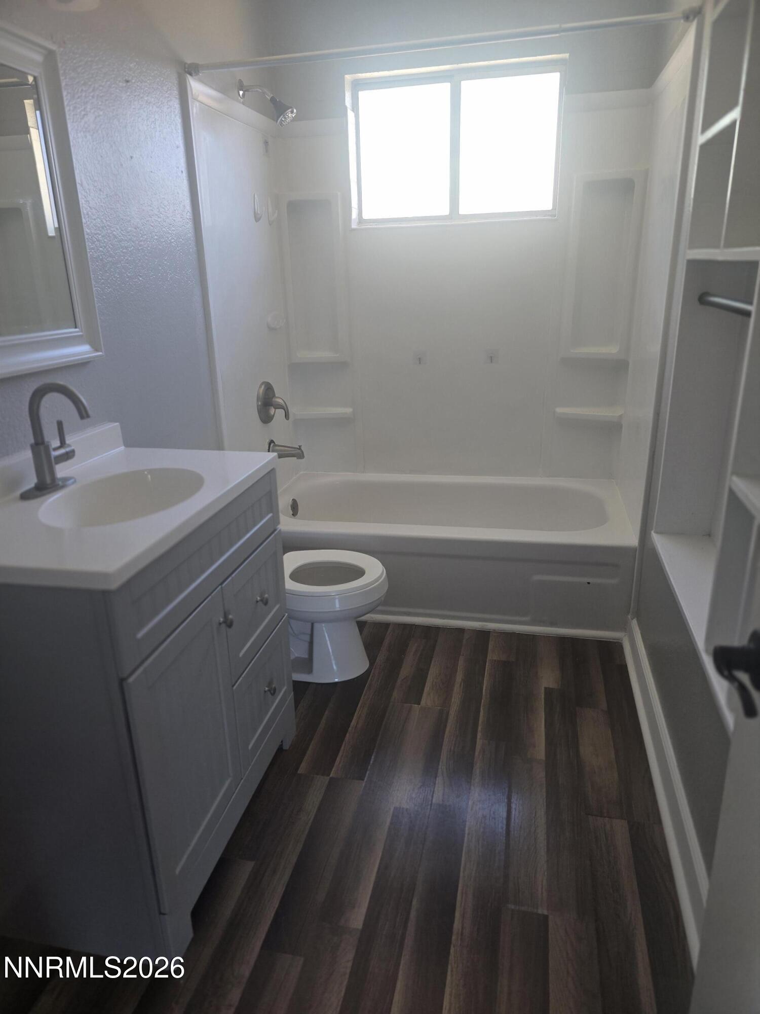 1060 S Lee Avenue Property Photo 13