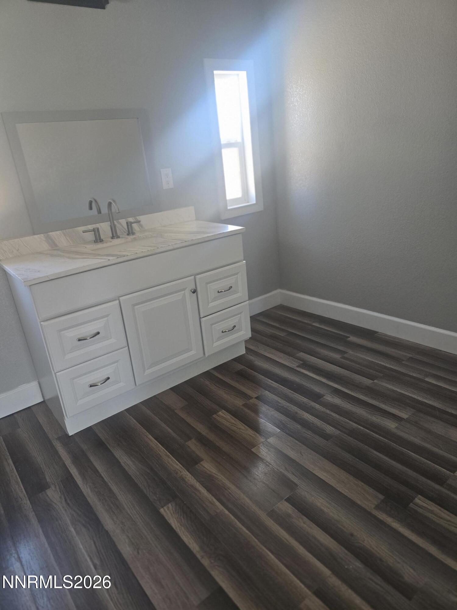 1060 S Lee Avenue Property Photo 18