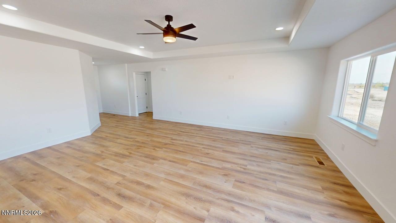435 Emerald Court Property Photo 6