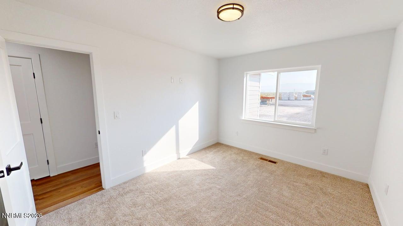 435 Emerald Court Property Photo 21