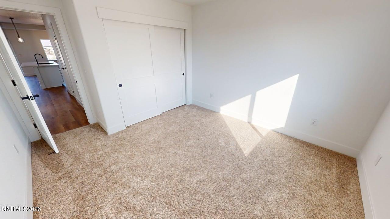 435 Emerald Court Property Photo 23