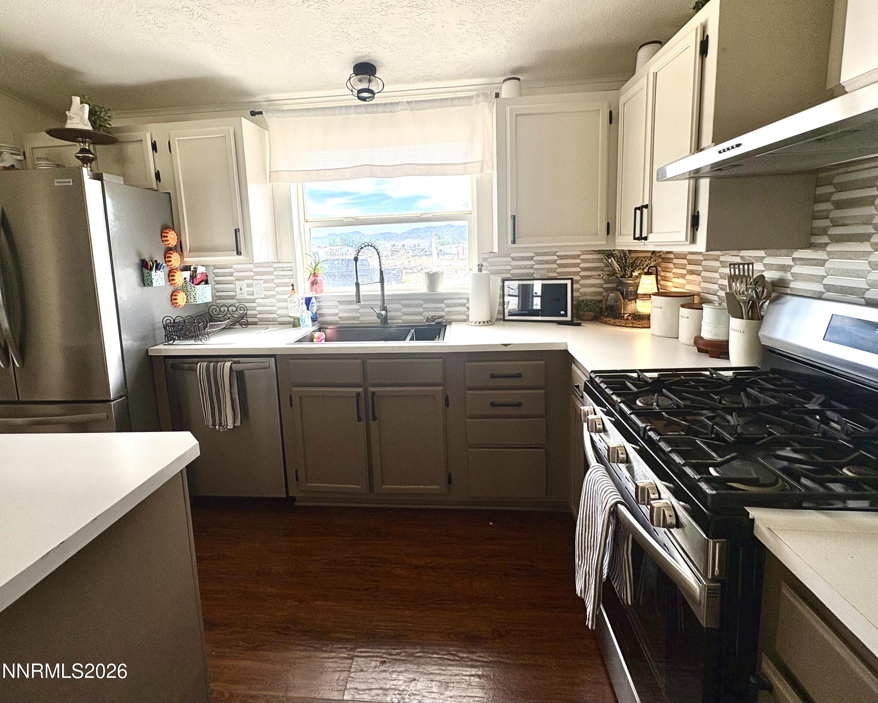 205 Wren Street Property Photo 6