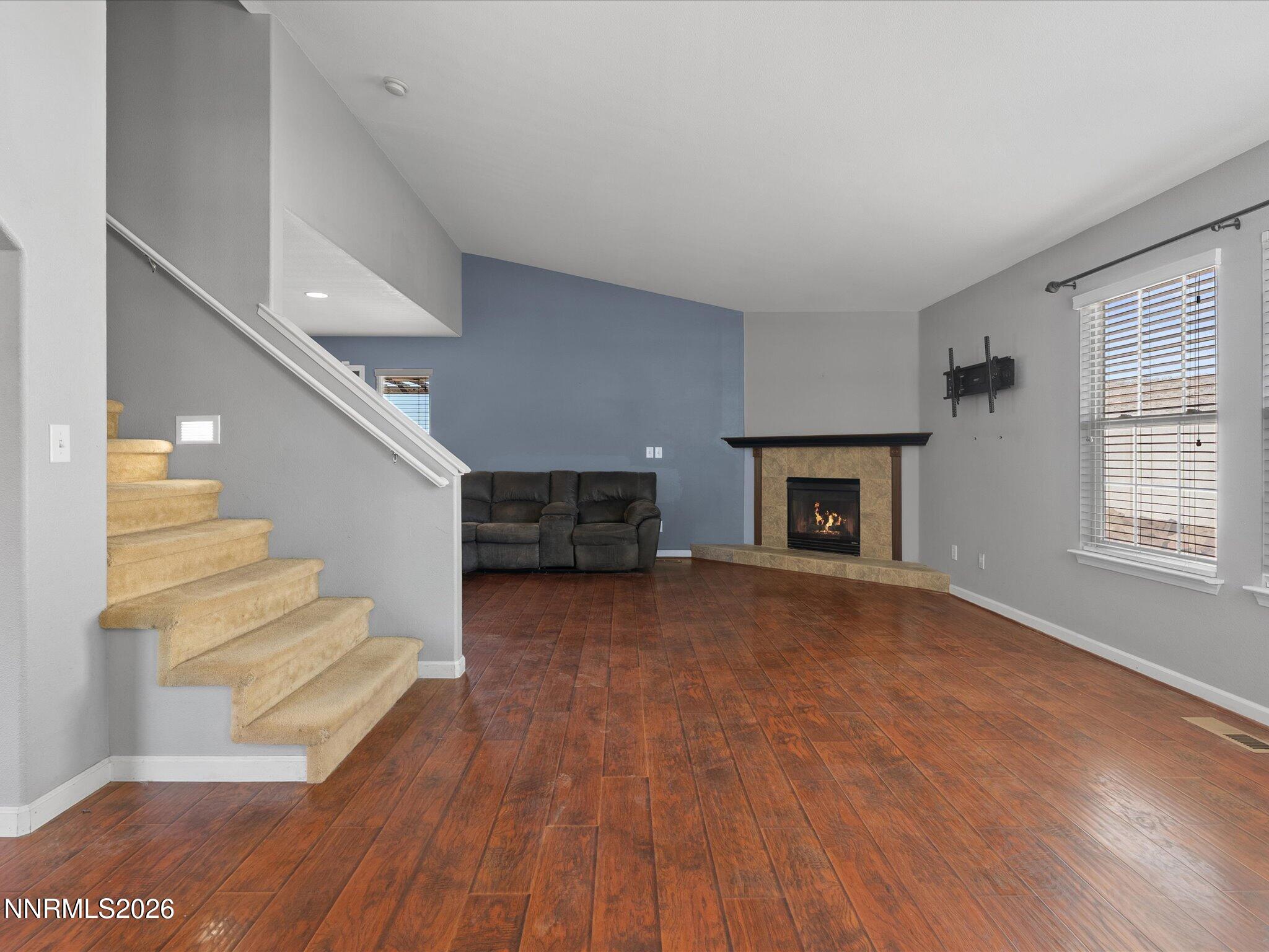 1358 White Bluffs Circle Property Photo 4
