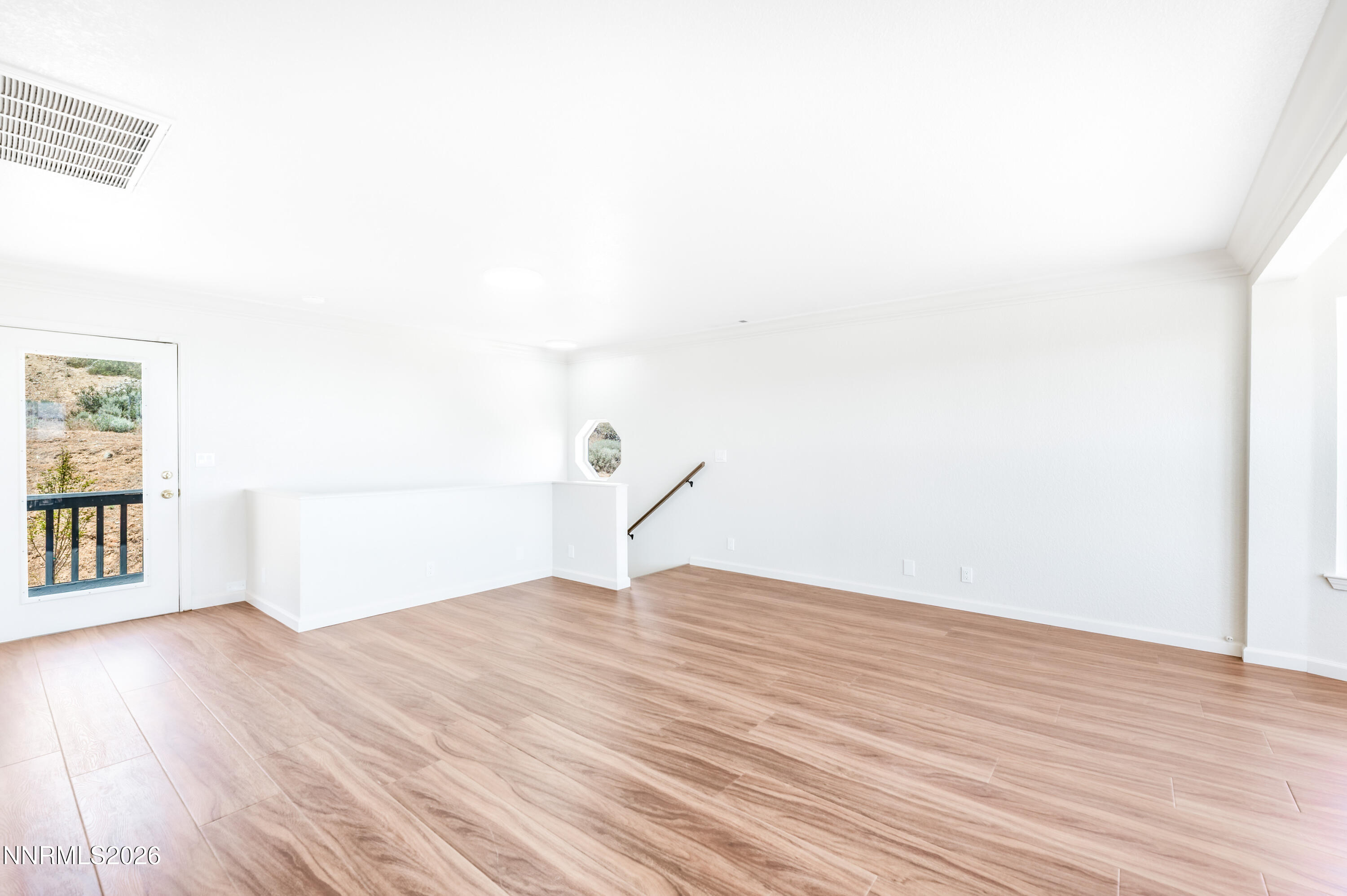 90 N Summit Street Property Photo 14